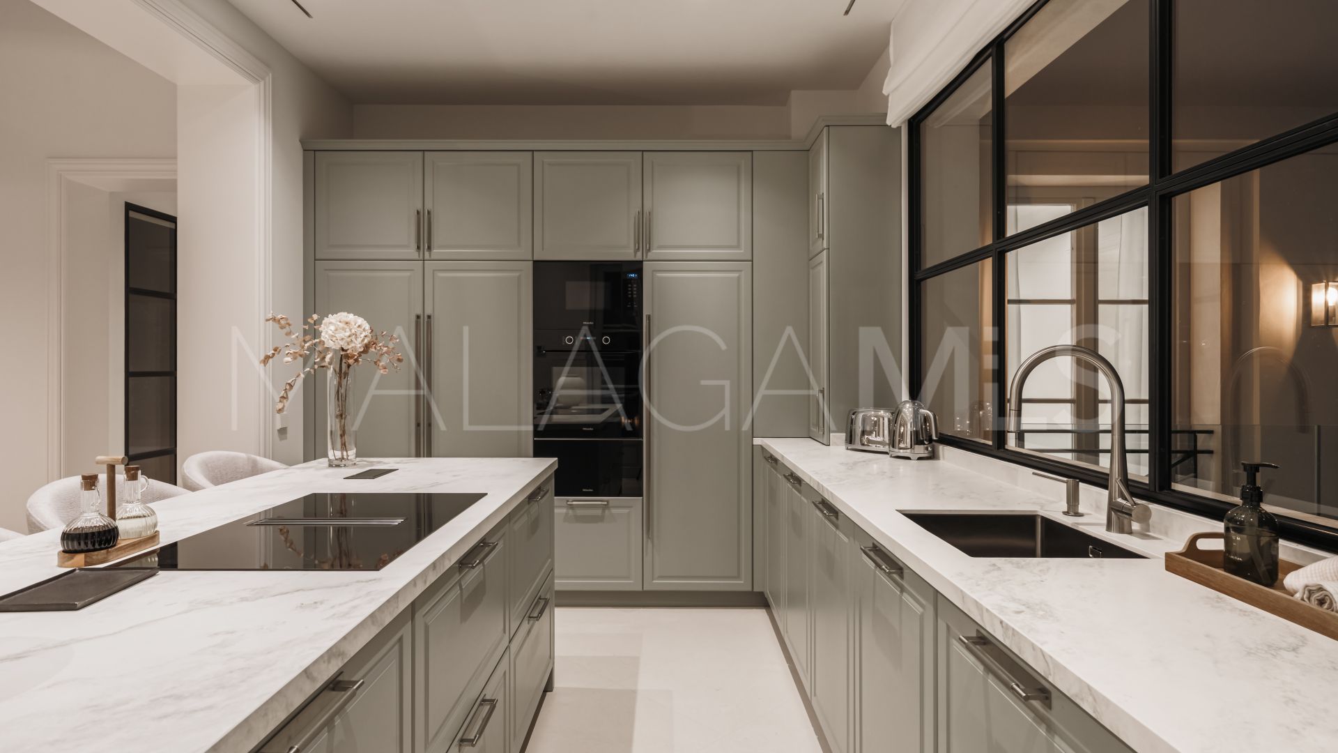 Nueva Andalucia 4 bedrooms villa for sale