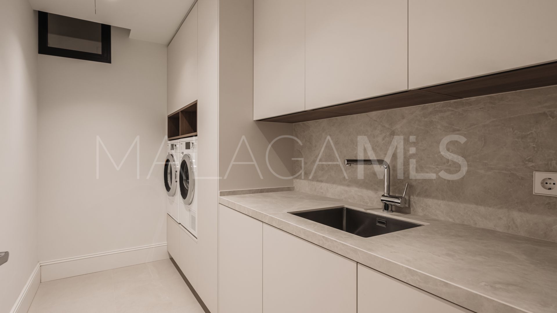 Nueva Andalucia 4 bedrooms villa for sale