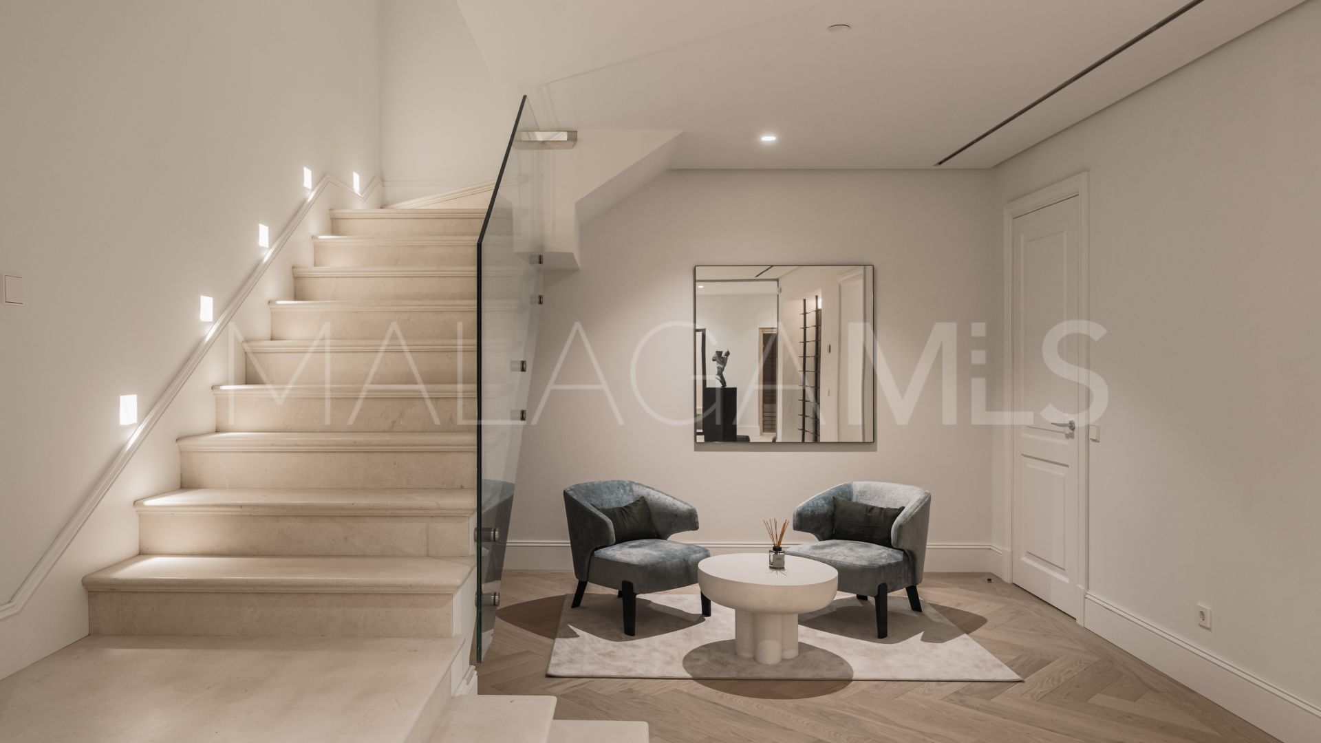 Nueva Andalucia 4 bedrooms villa for sale