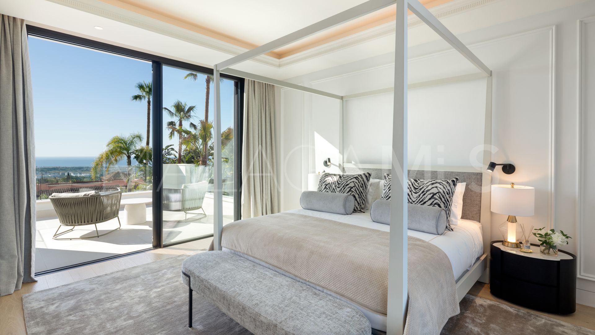 Villa for sale in Monte Halcones