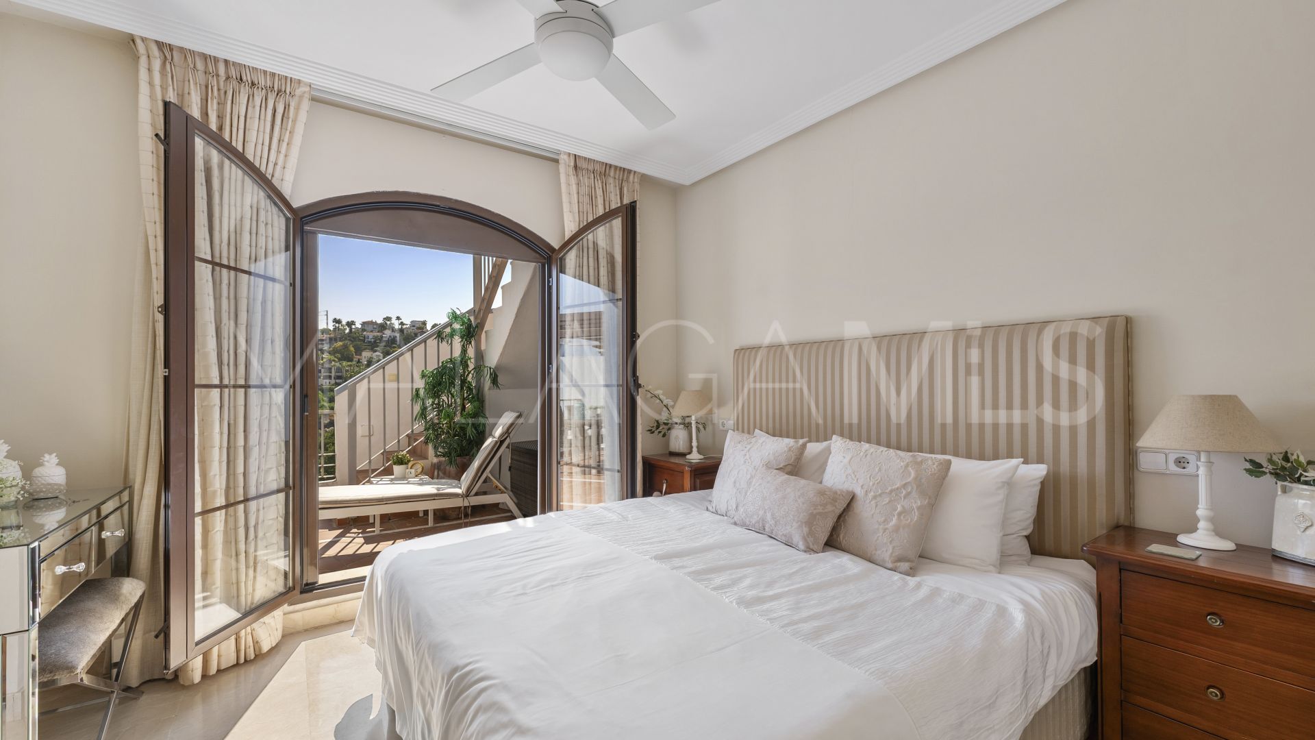 Penthouse in Los Arqueros for sale