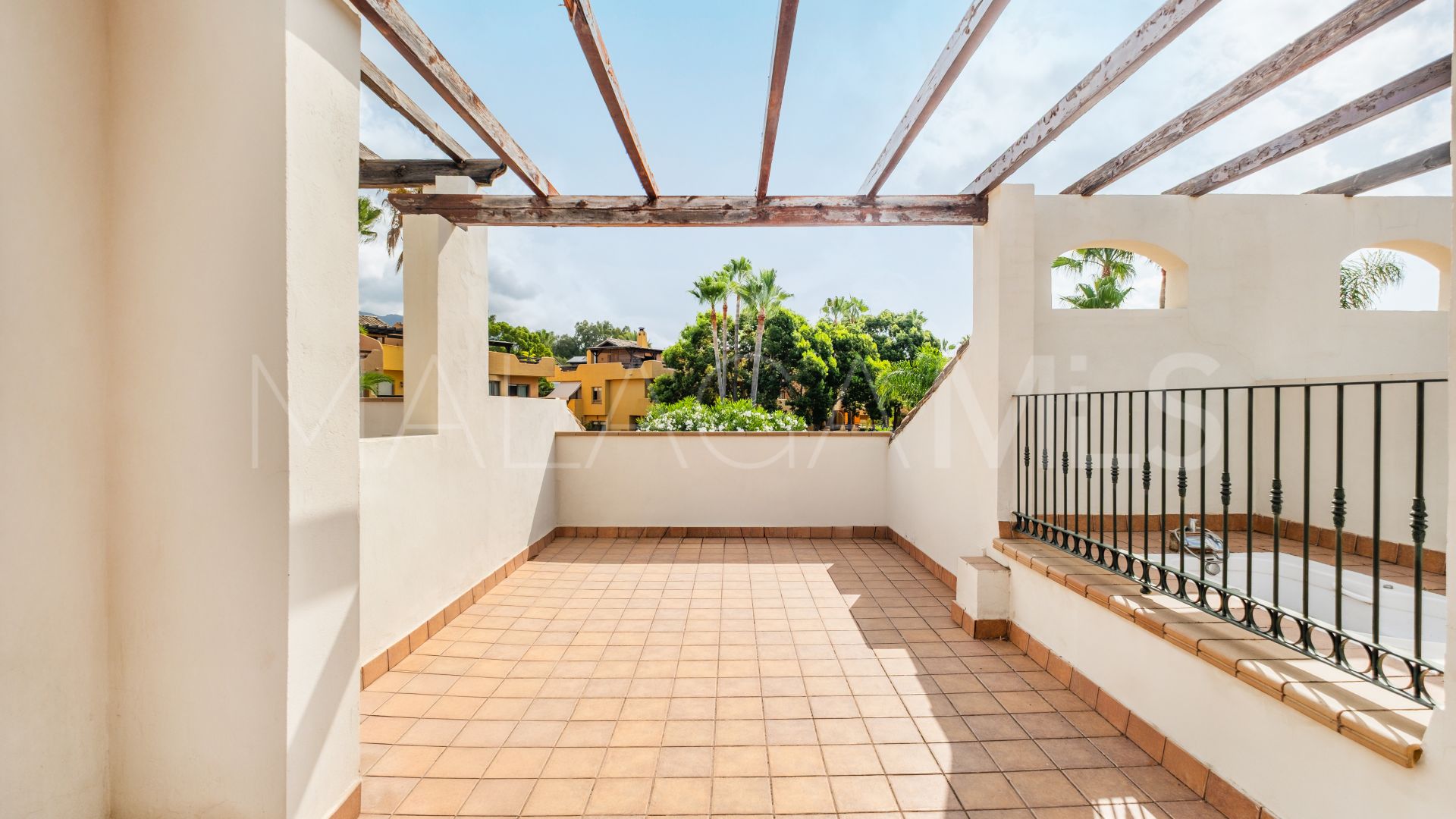 Adosado for sale with 3 bedrooms in Nagüeles
