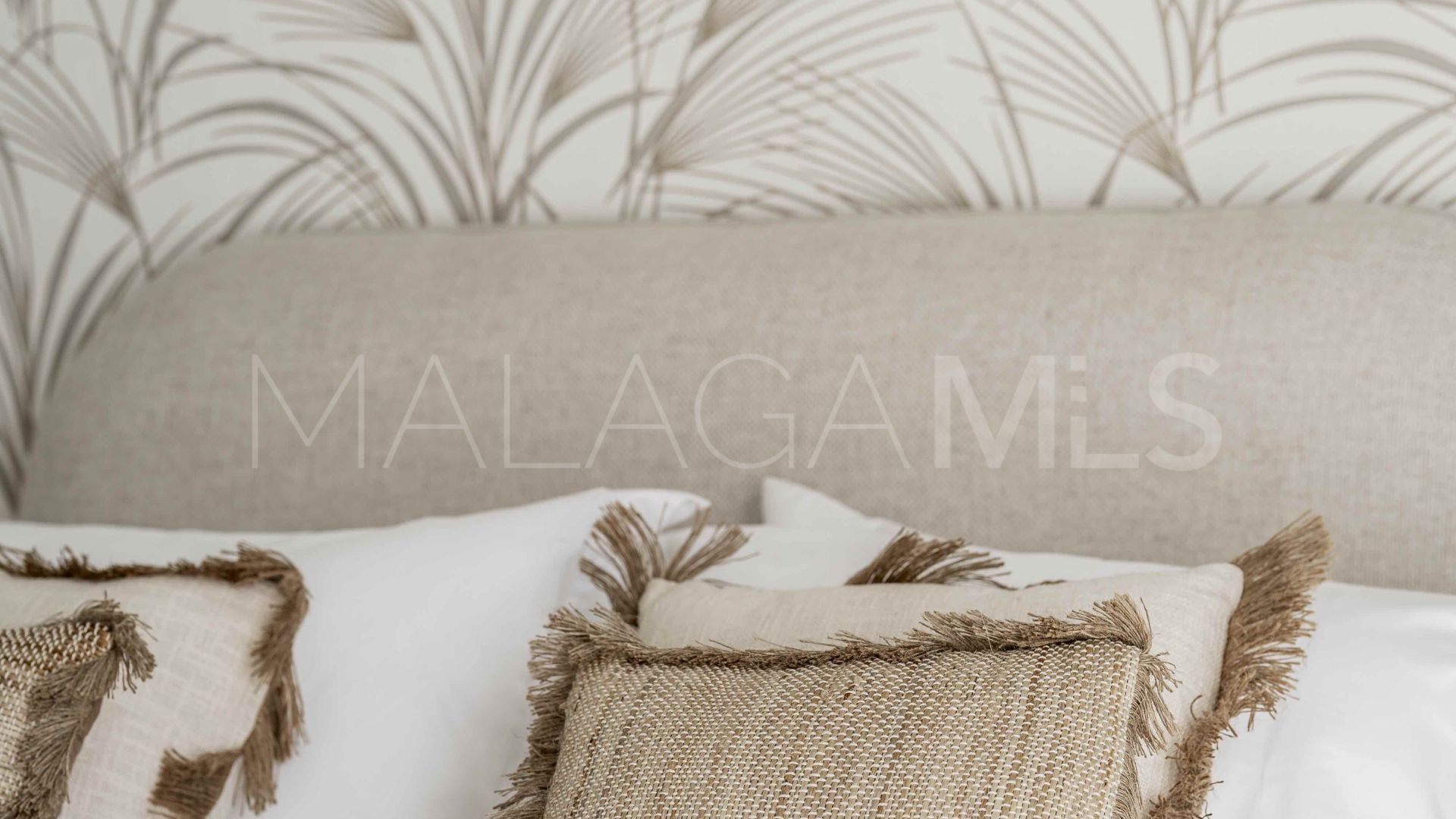 Villa for sale in El Campanario with 4 bedrooms