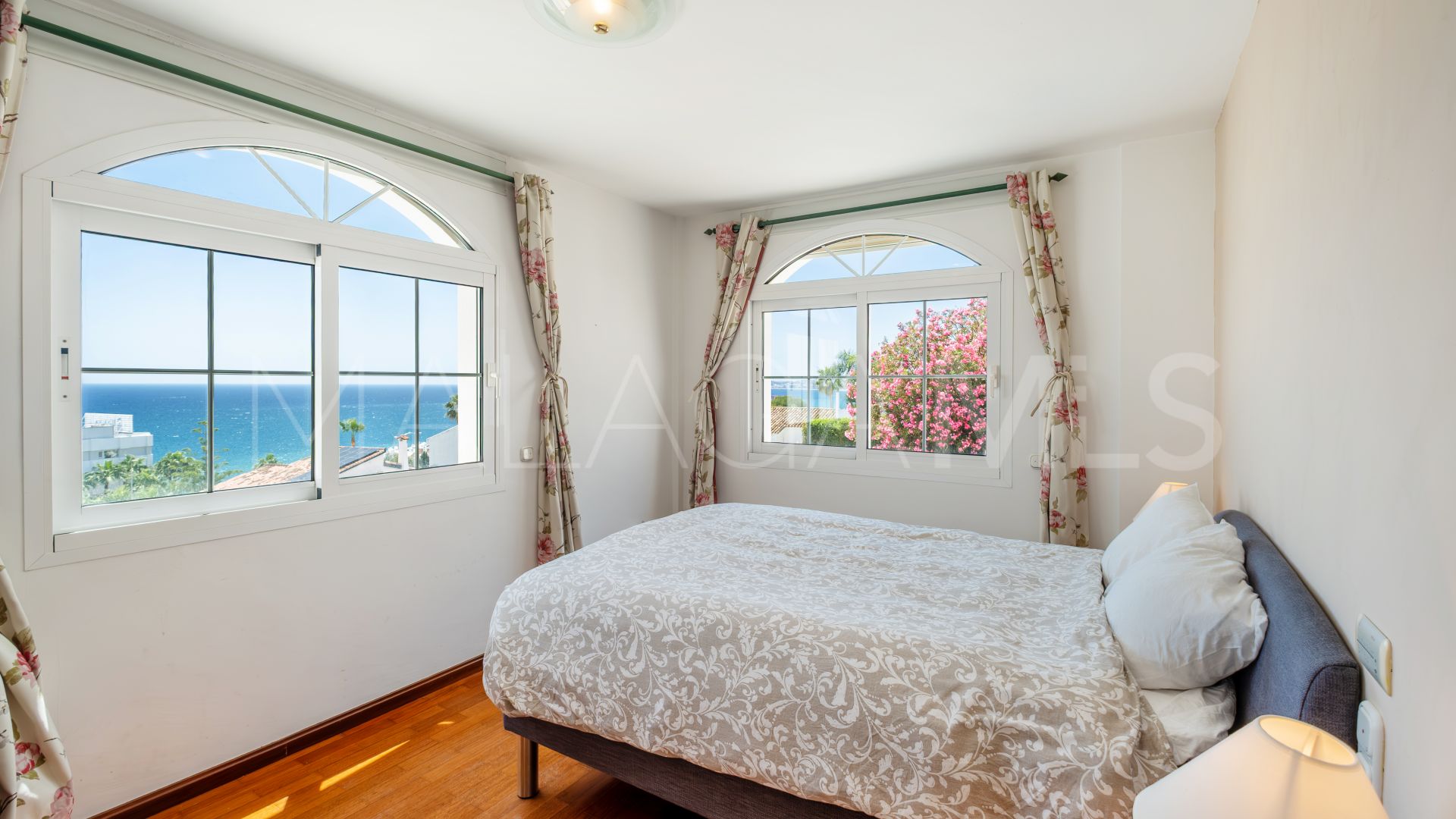 Villa for sale in Benalmadena