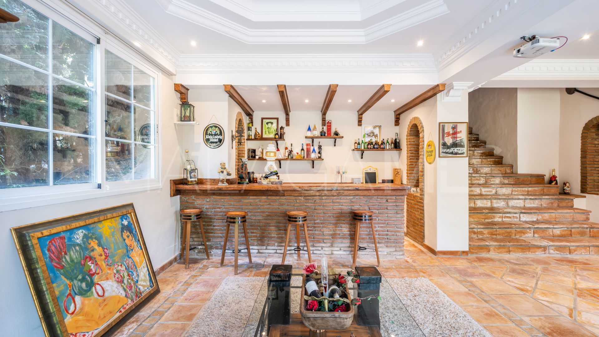 Villa for sale in Altos del Paraiso