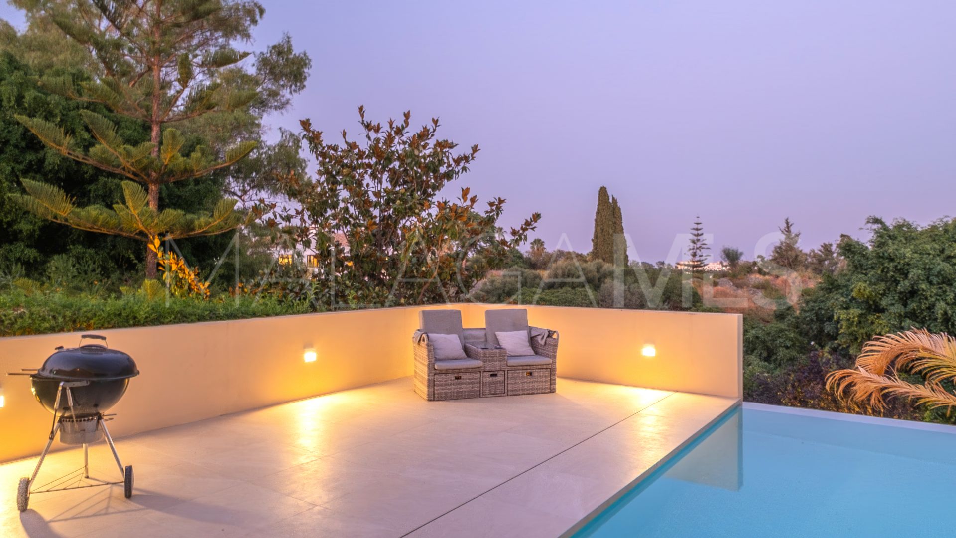 Villa for sale in Altos del Paraiso