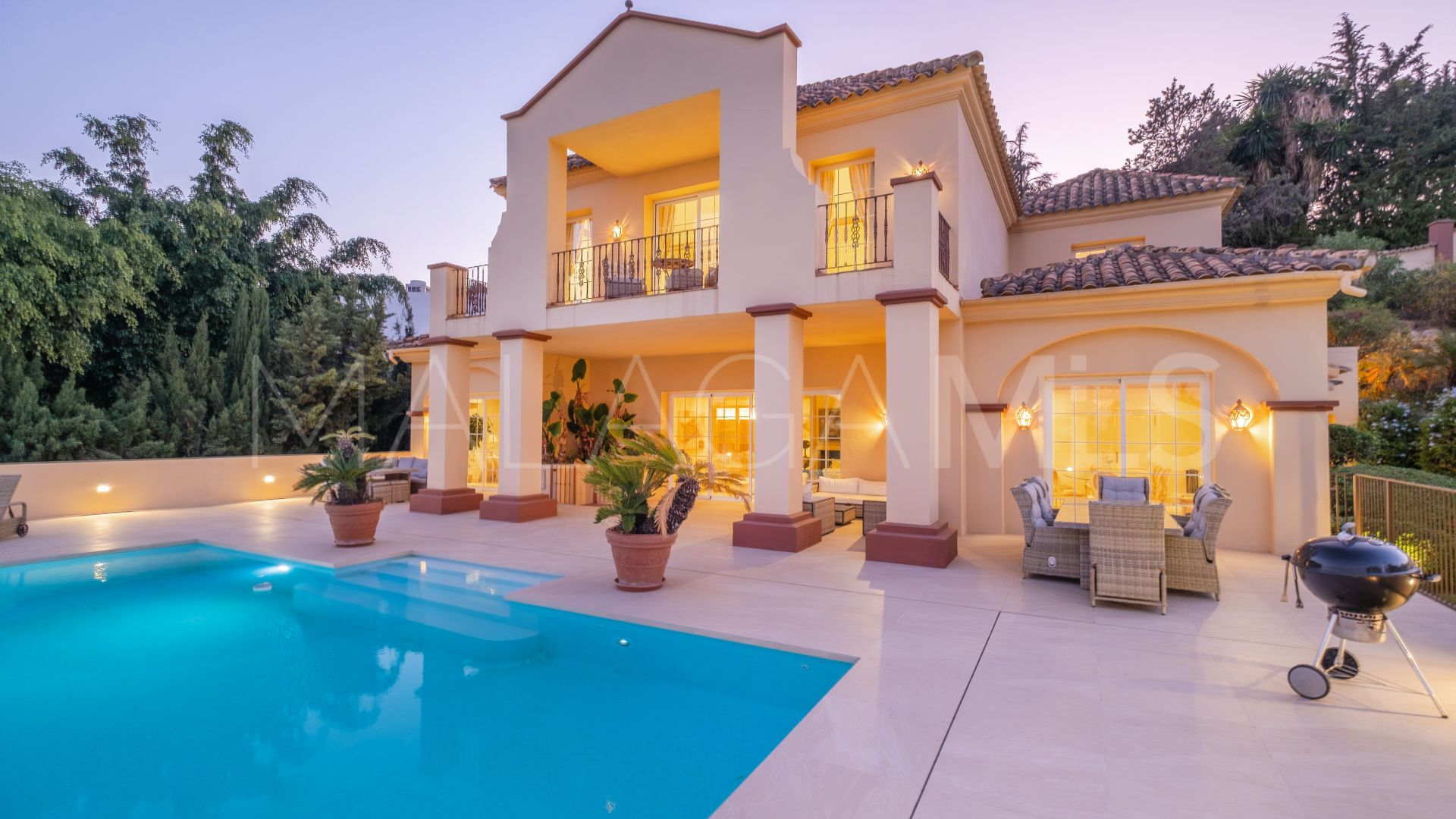 Villa for sale in Altos del Paraiso