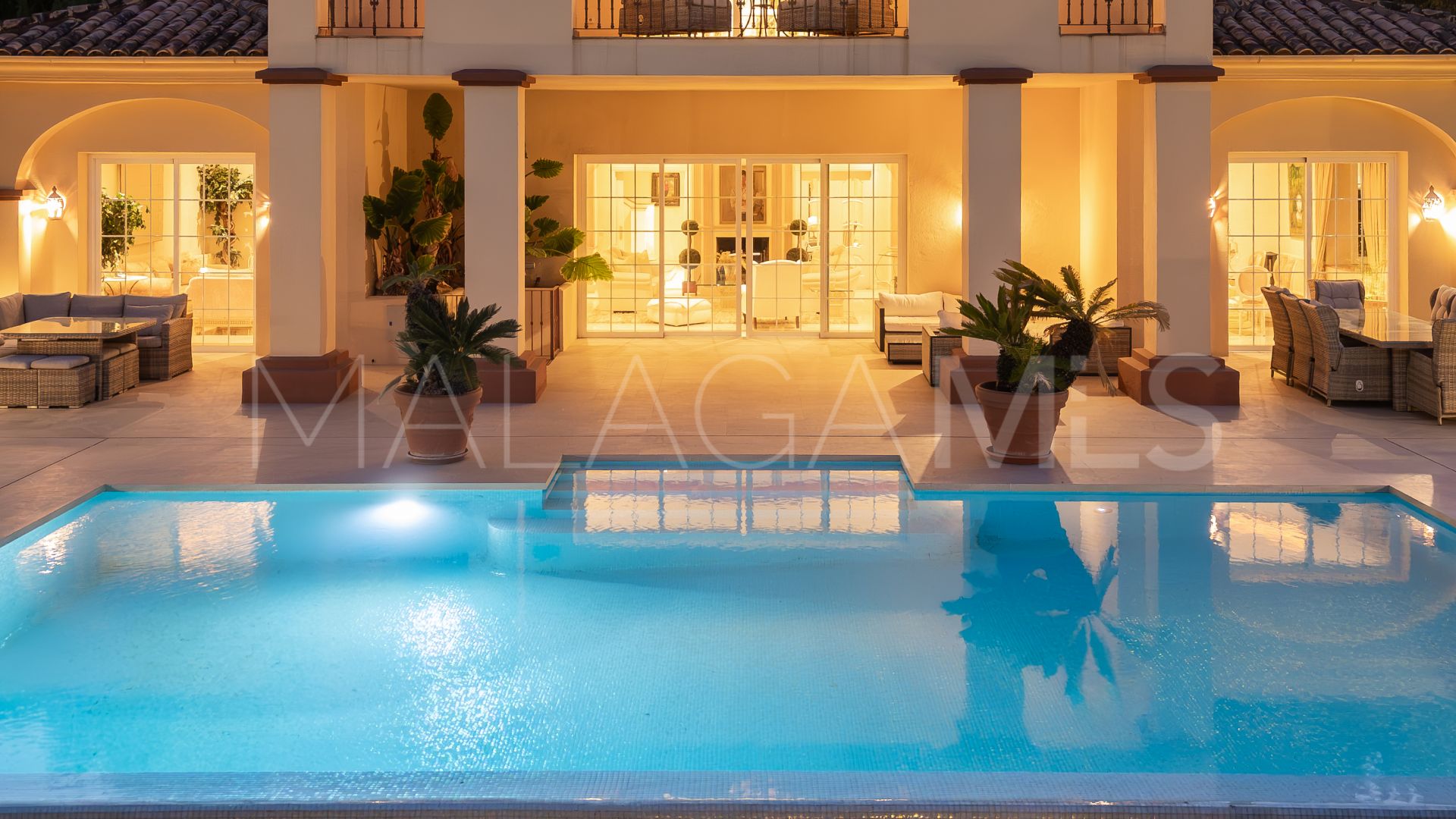 Villa for sale in Altos del Paraiso
