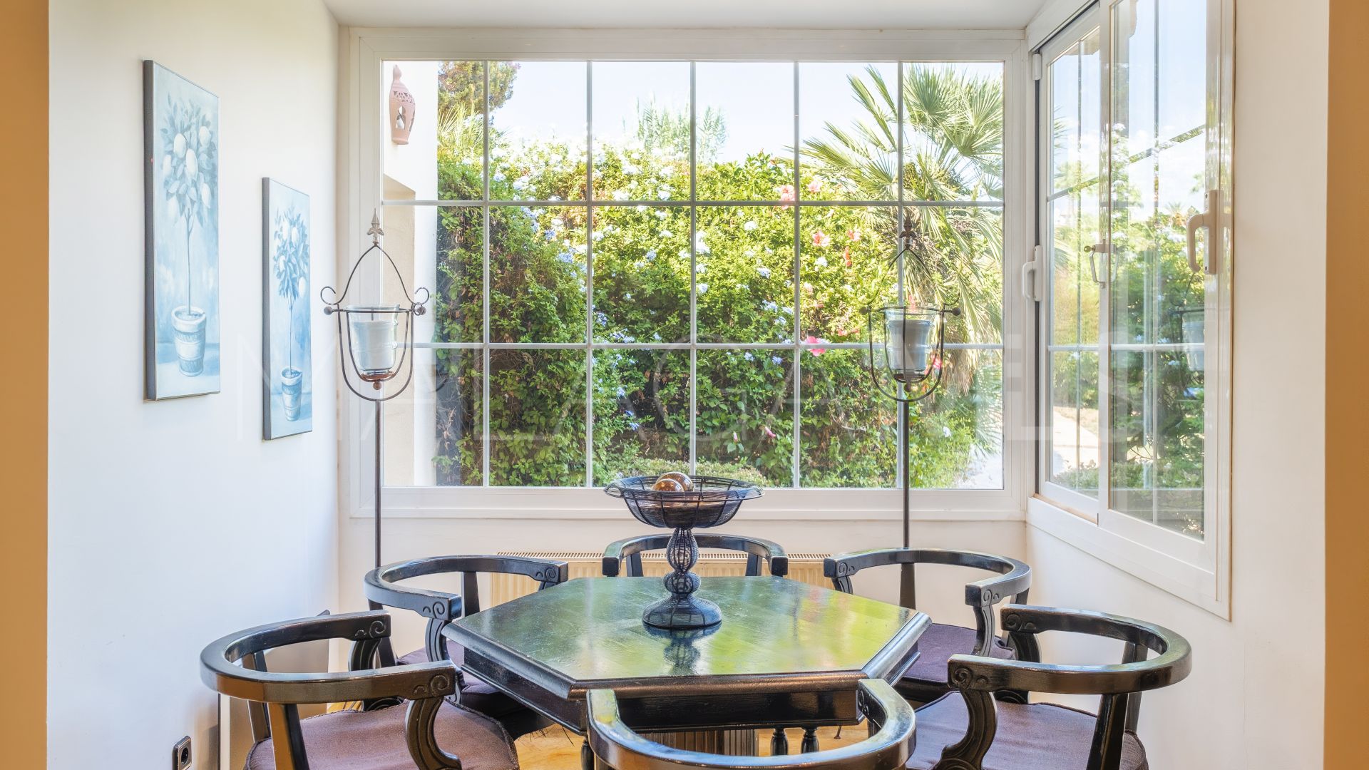 Villa for sale in Altos del Paraiso