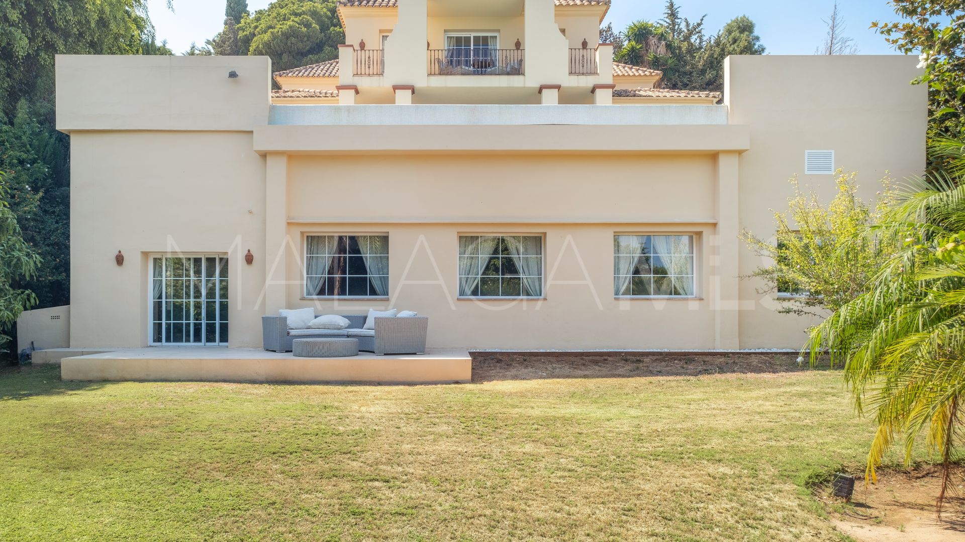 Villa for sale in Altos del Paraiso