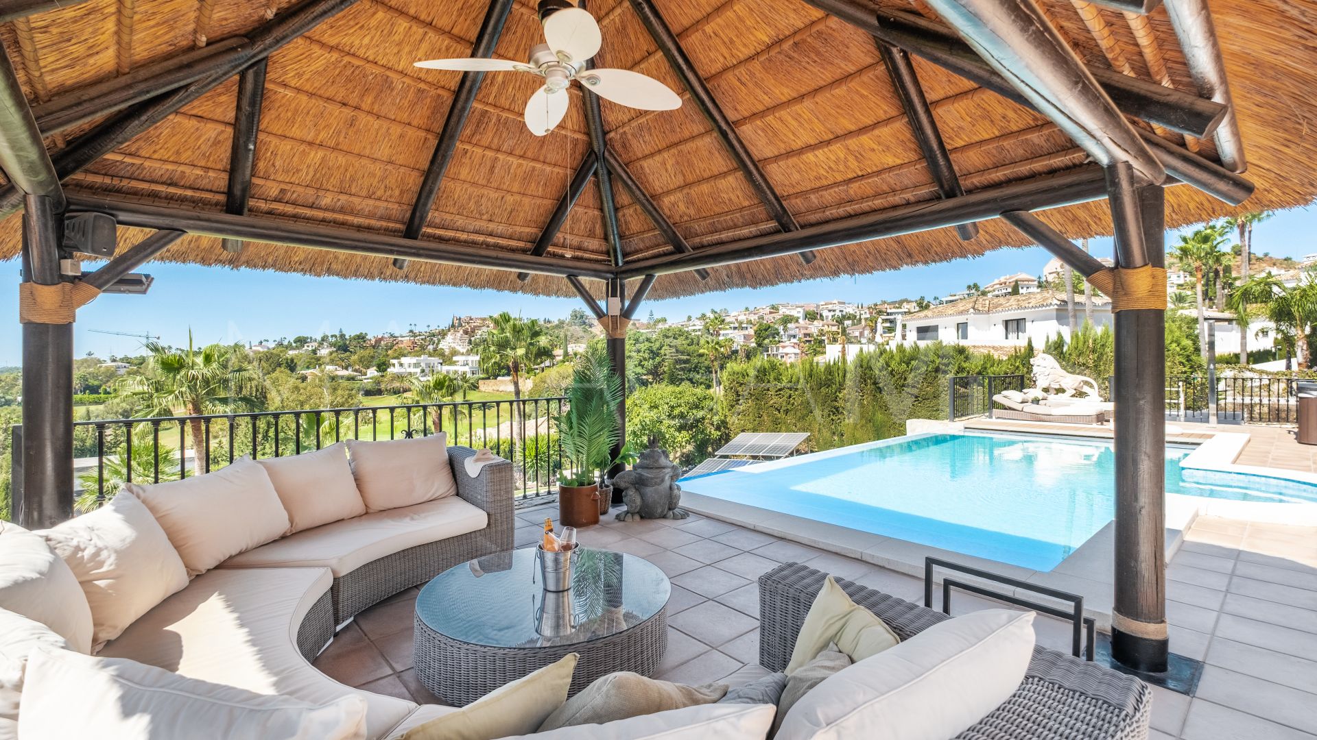 Villa a la venta in Nueva Andalucia de 4 bedrooms