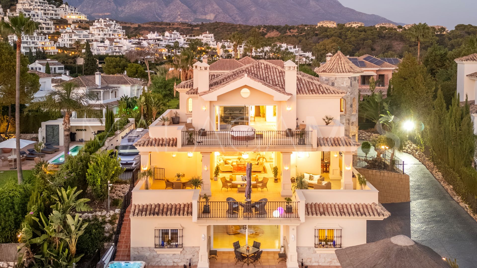Villa a la venta in Nueva Andalucia de 4 bedrooms