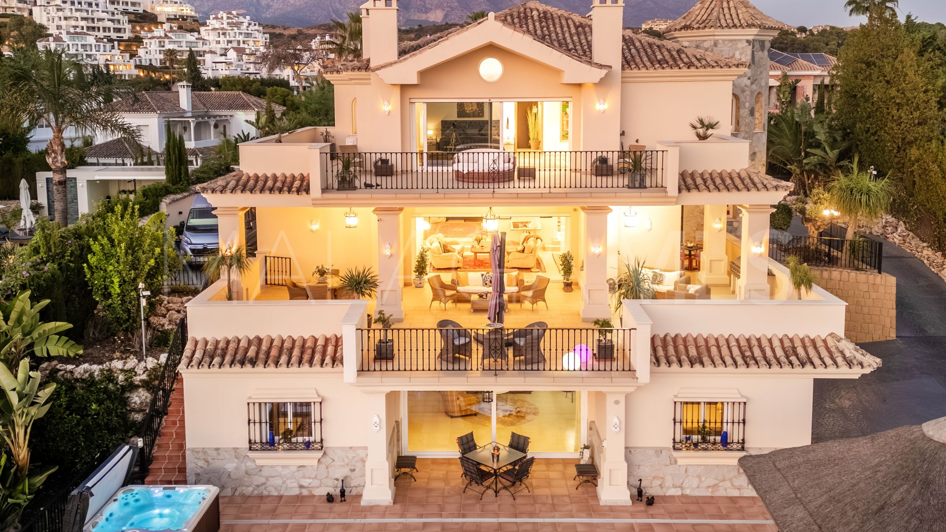 Villa a la venta in Nueva Andalucia de 4 bedrooms