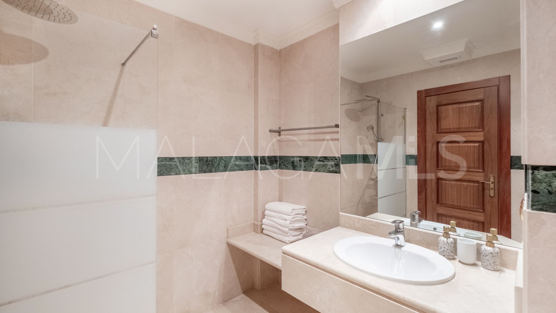 2 bedrooms Nueva Andalucia apartment for sale