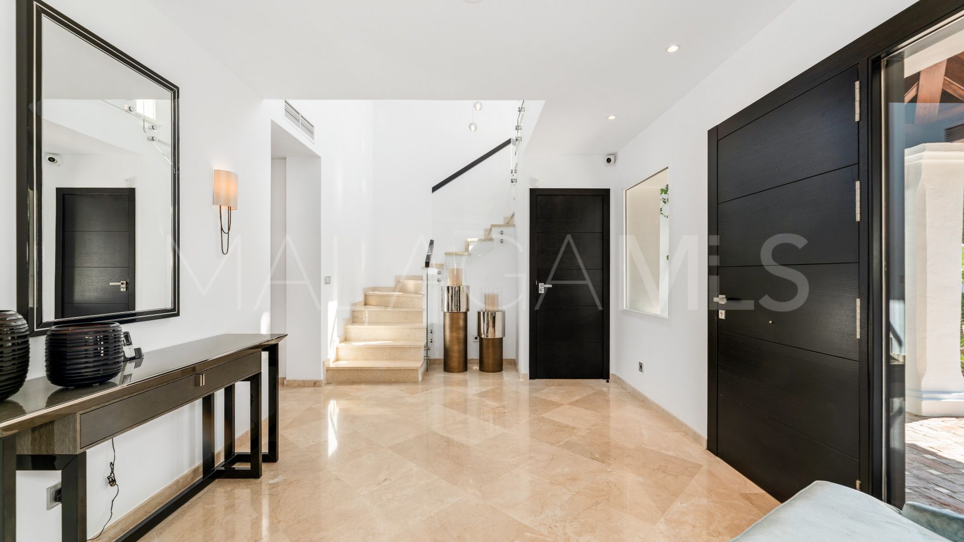 Villa for sale in Monte Halcones