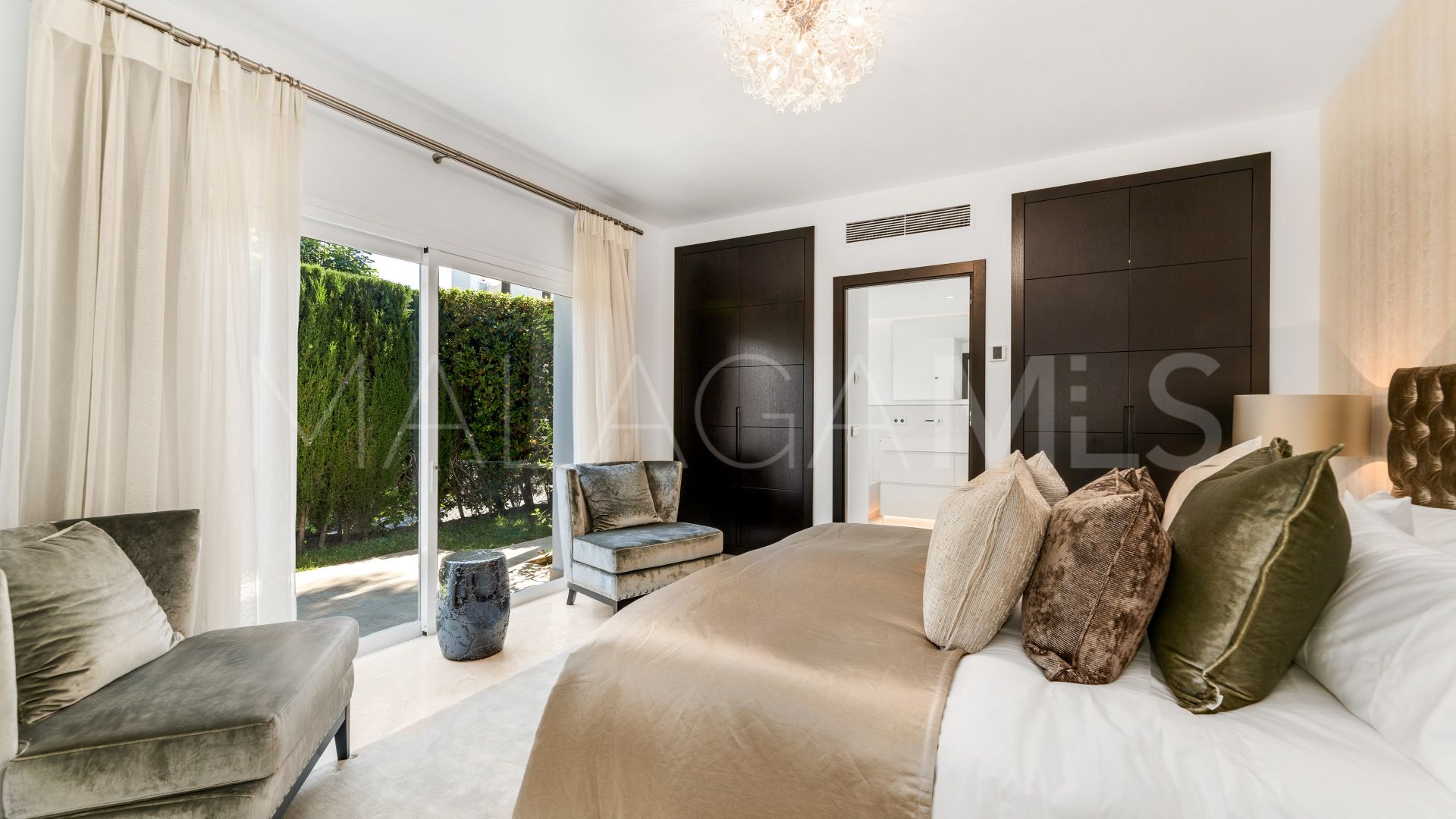 Villa for sale in Monte Halcones