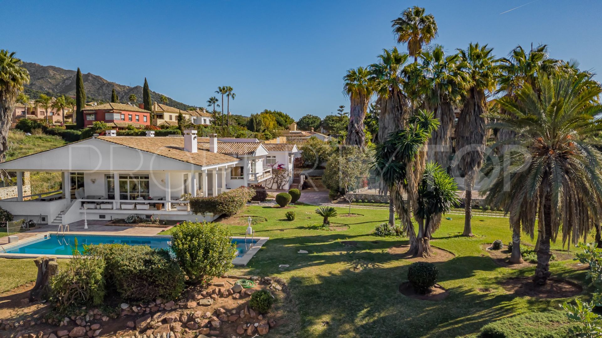 Villa in La Montua for sale
