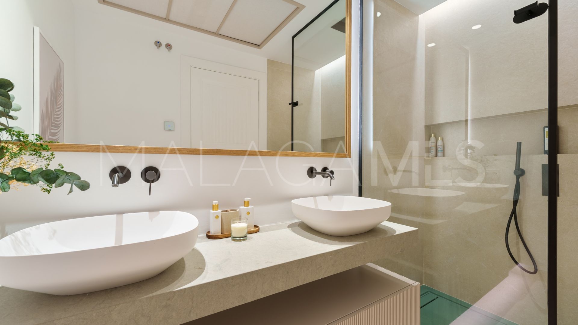 Se vende villa in The Hills de 5 bedrooms