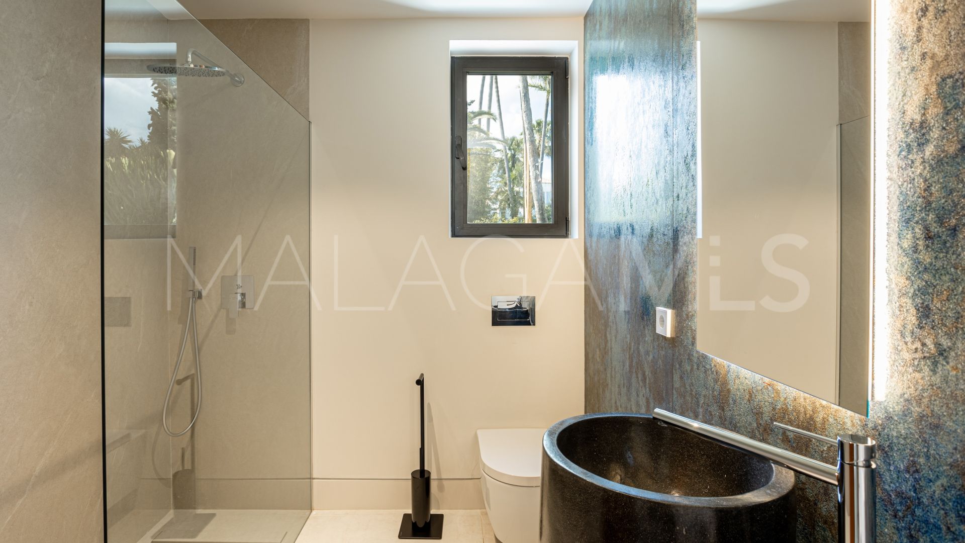 Villa for sale in El Paraiso