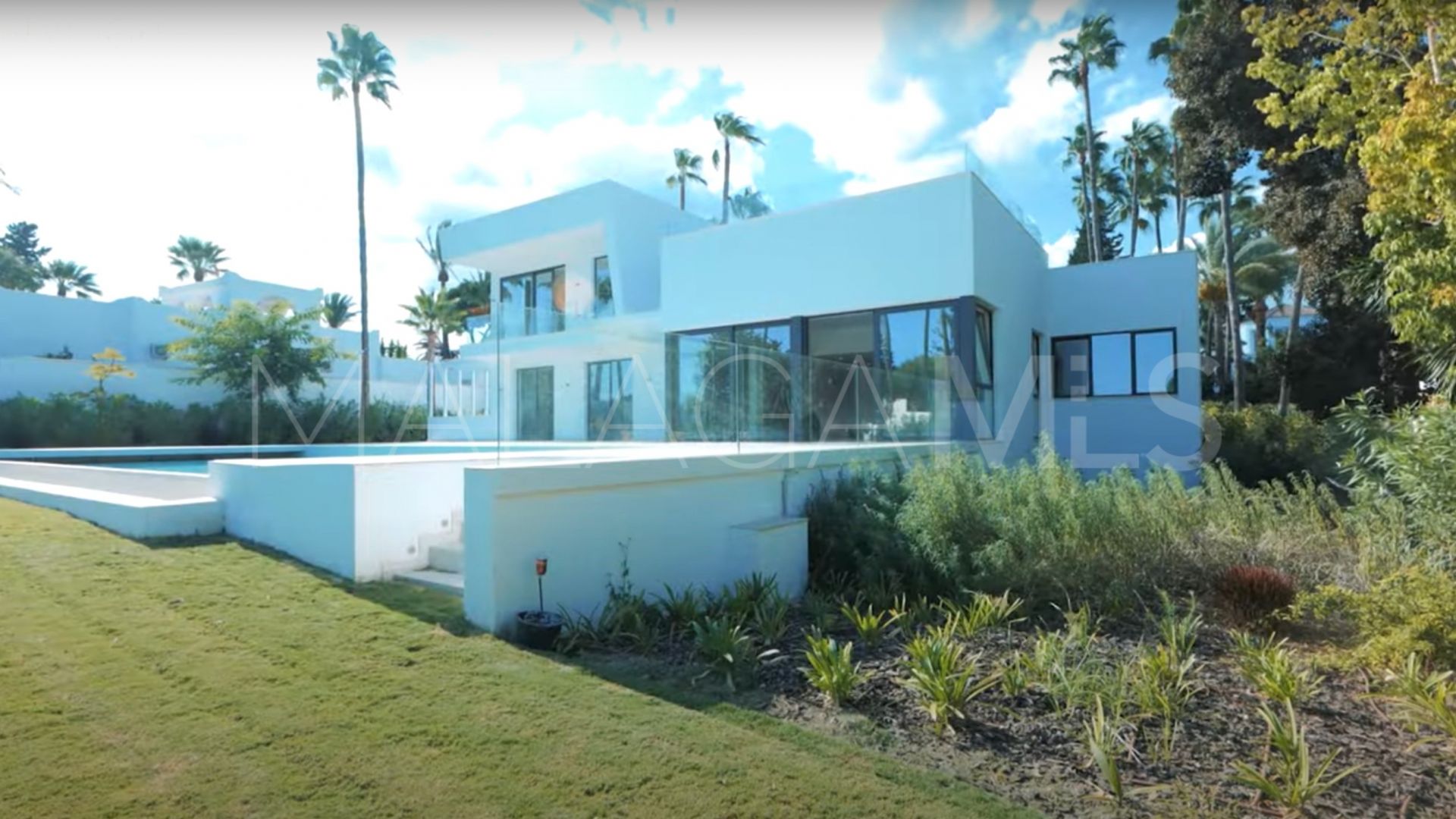 Villa for sale in El Paraiso