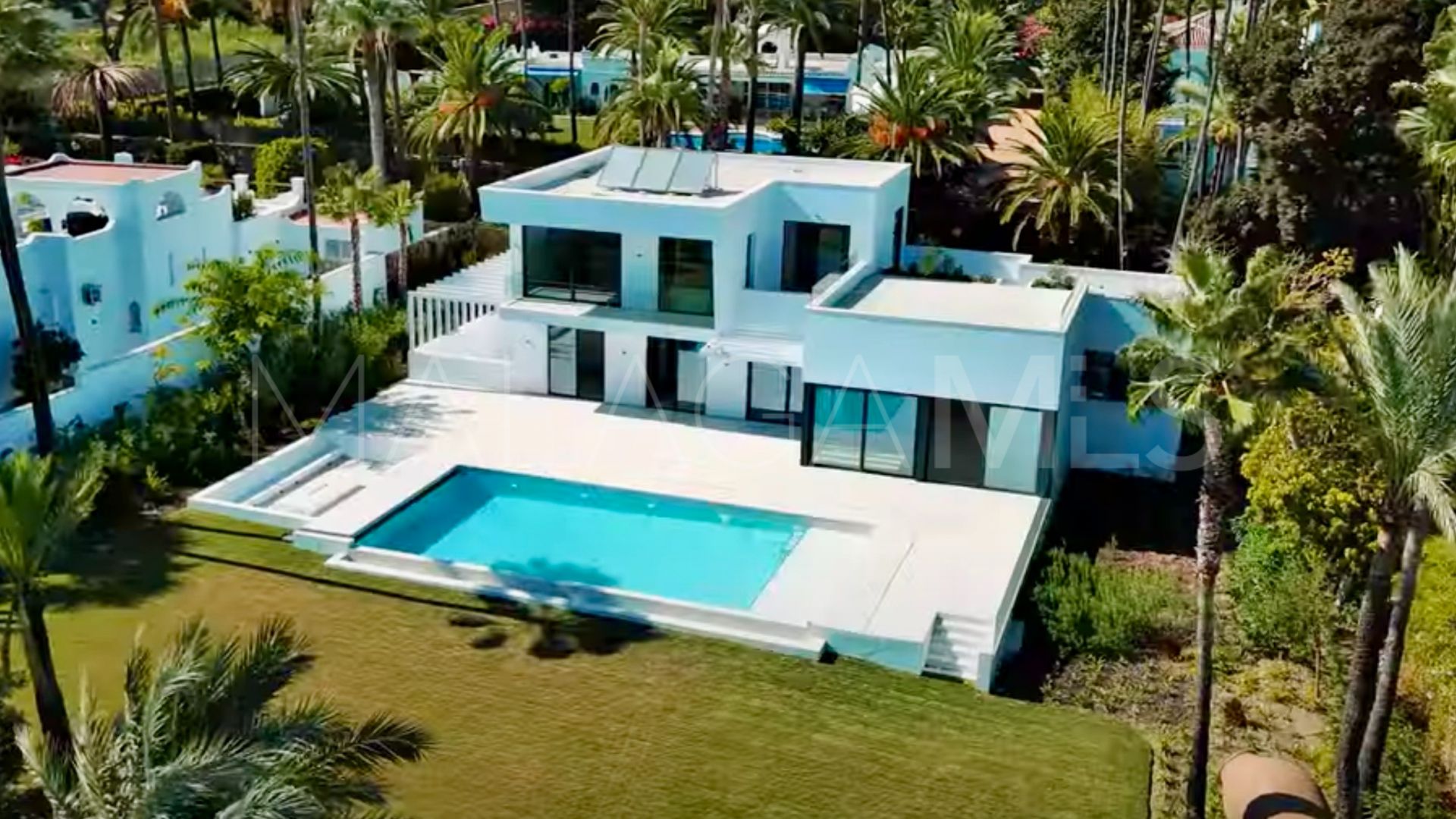 Villa for sale in El Paraiso