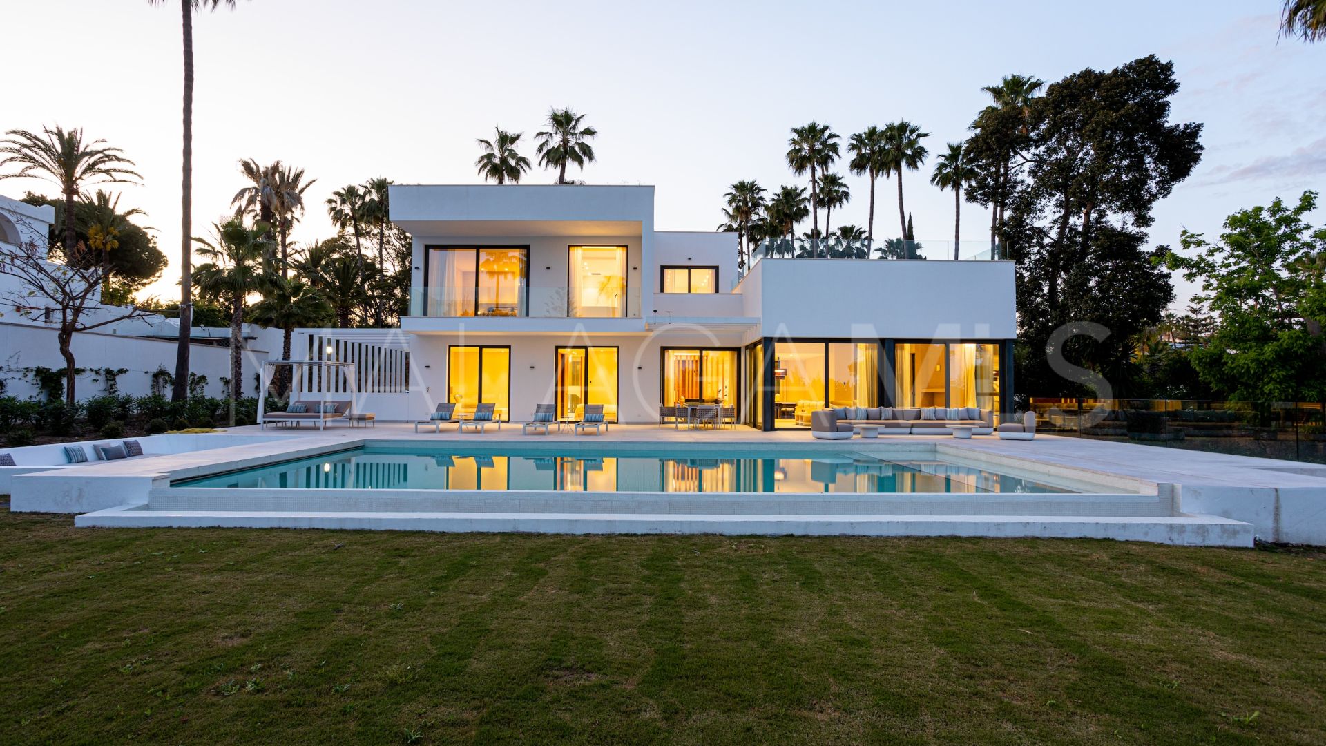 Villa for sale in El Paraiso