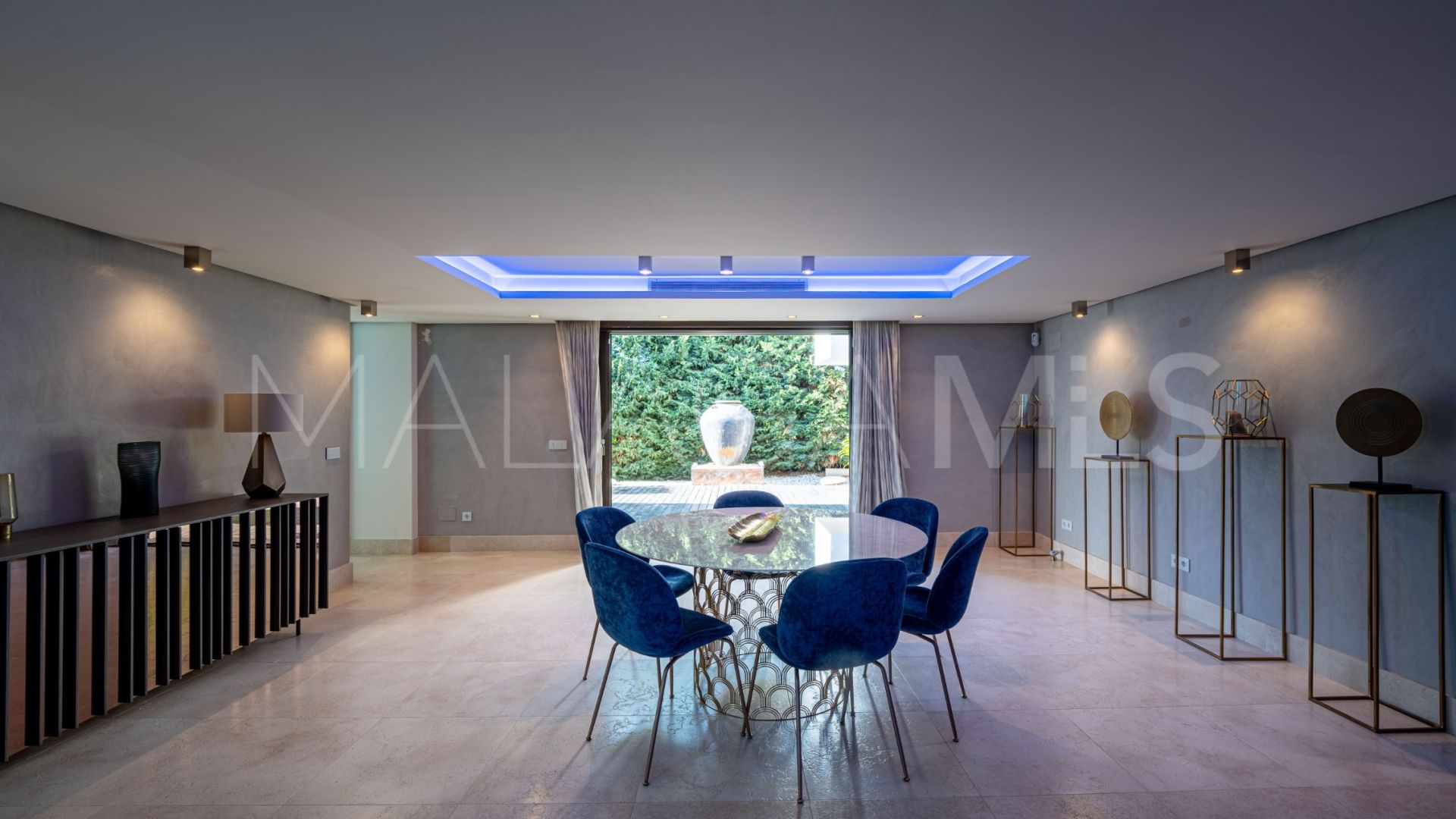 Villa for sale in Los Flamingos Golf