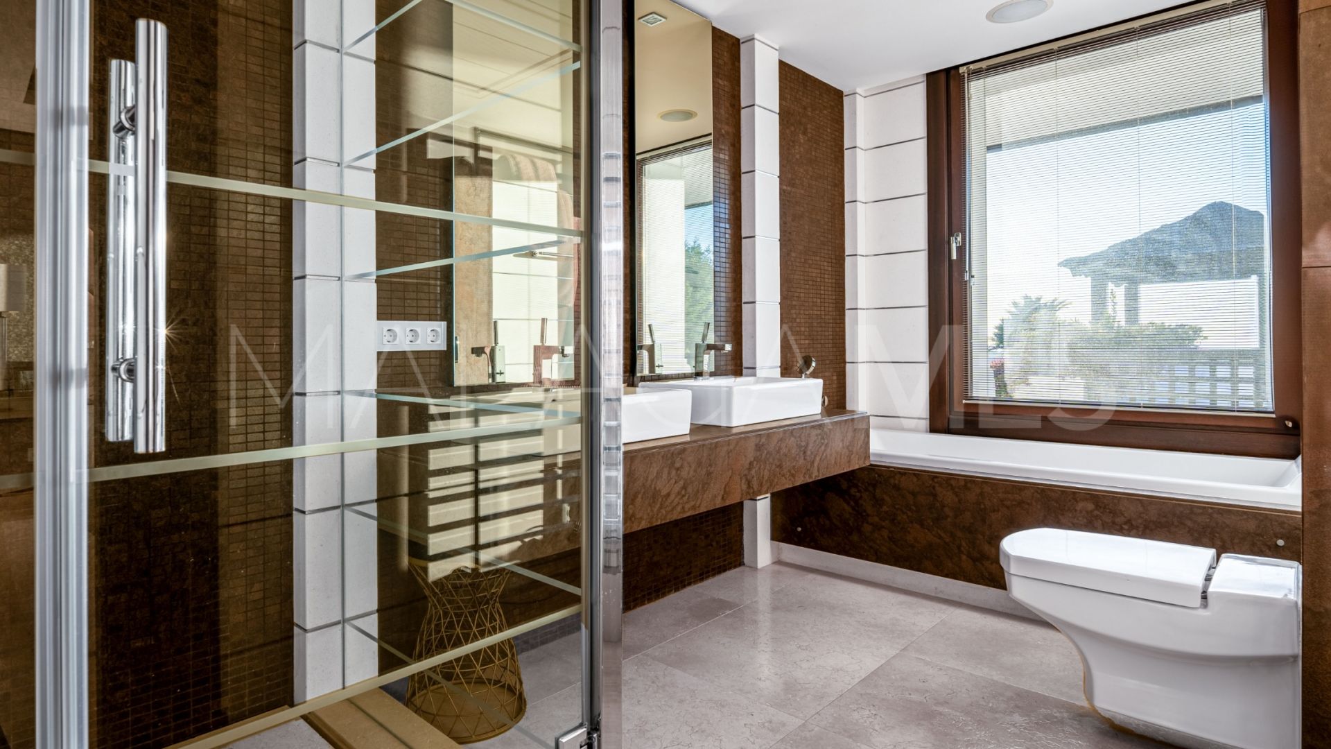 Villa for sale in Los Flamingos Golf