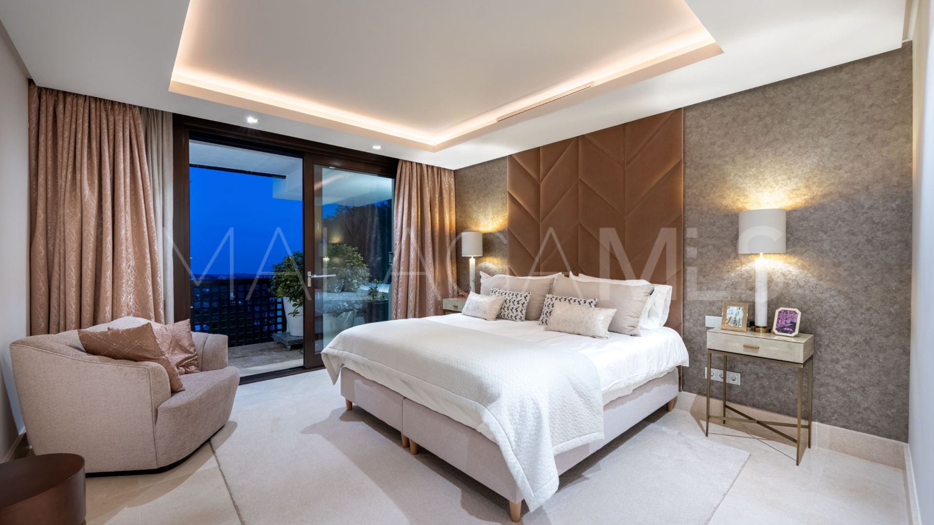 Villa for sale in Los Flamingos Golf