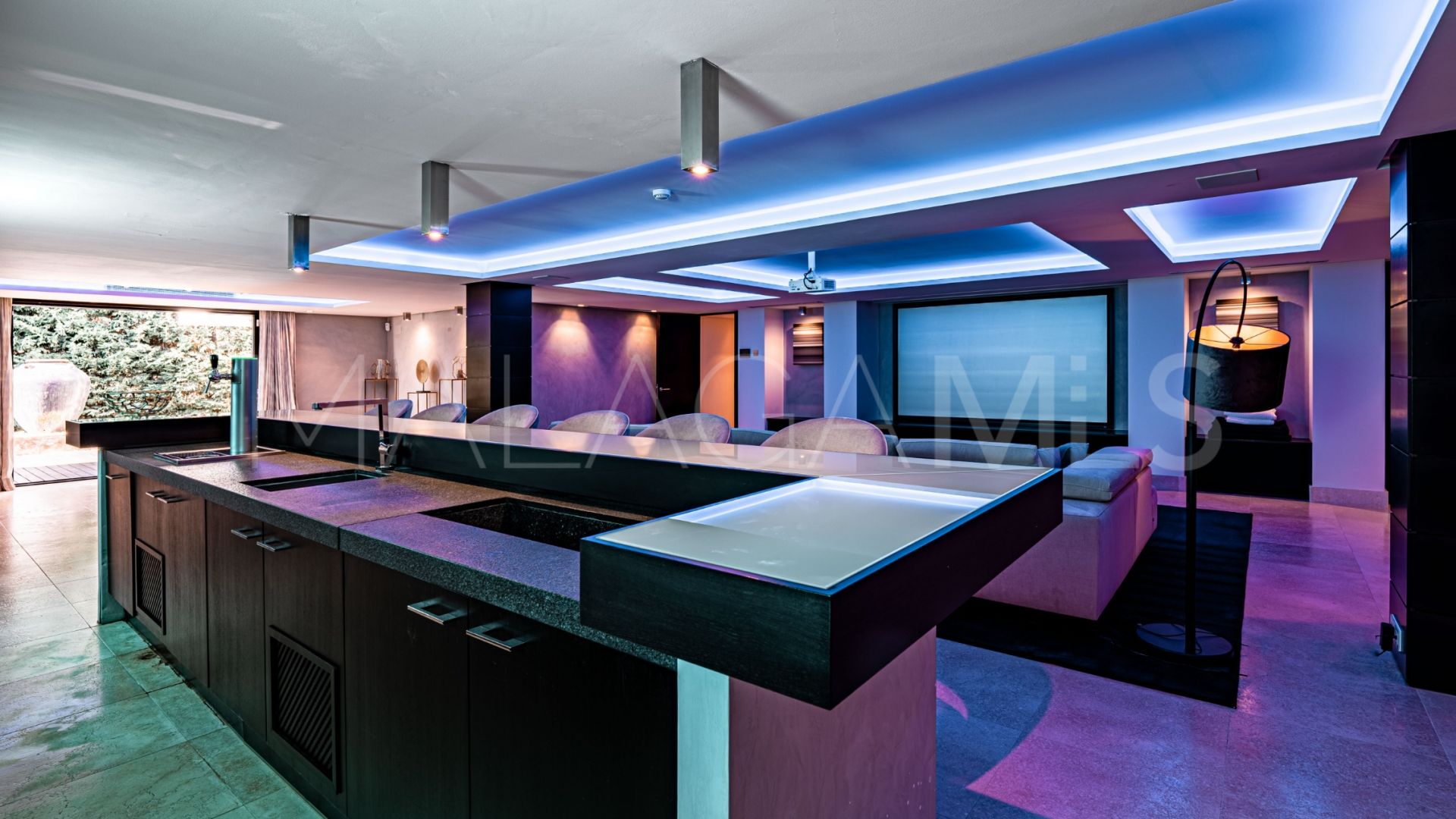 Villa for sale in Los Flamingos Golf
