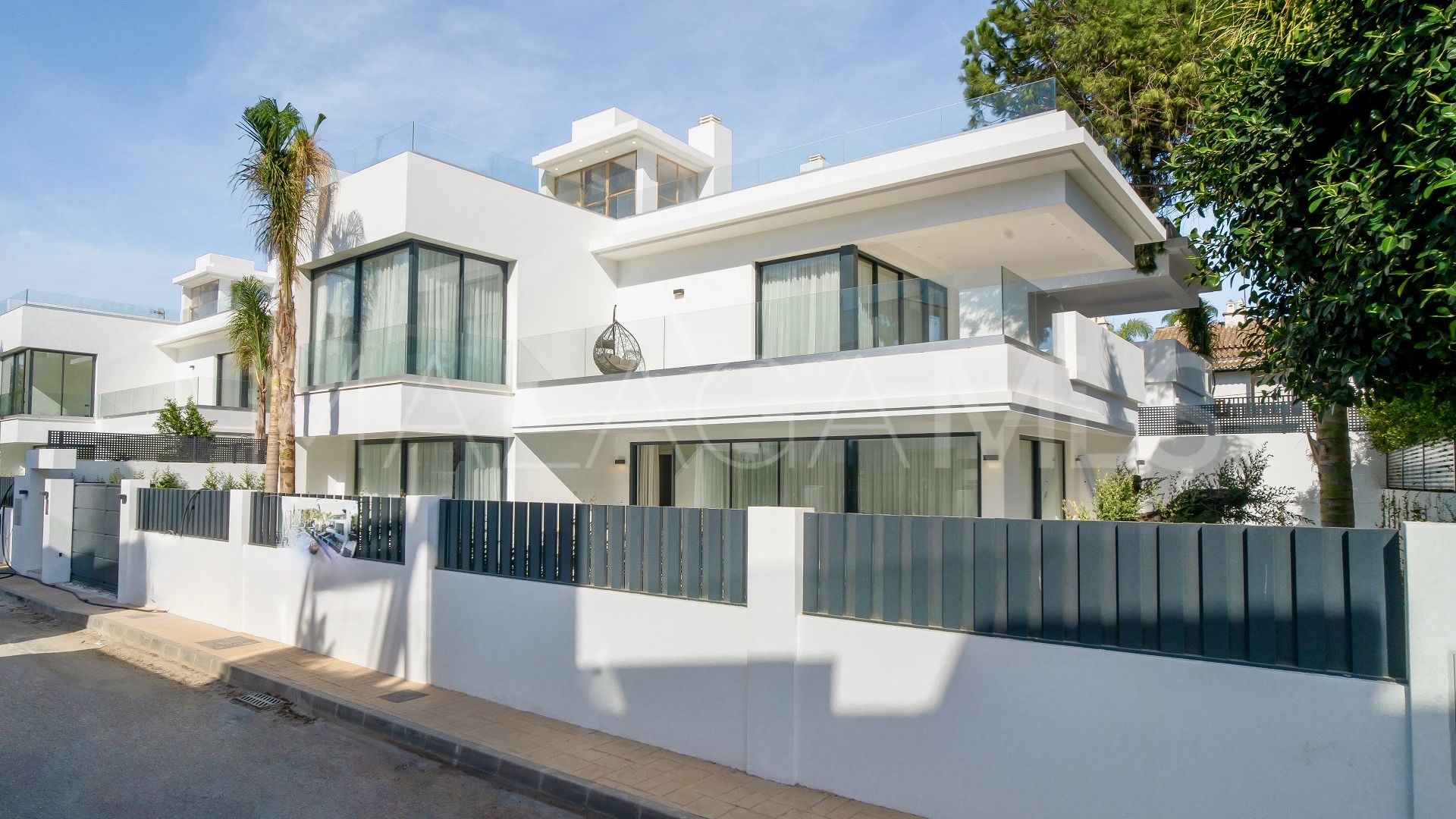Villa for sale in Rio Verde Playa