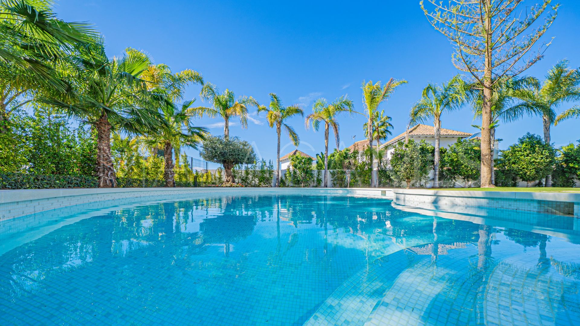 Las Lomas del Marbella Club, villa with 6 bedrooms for sale