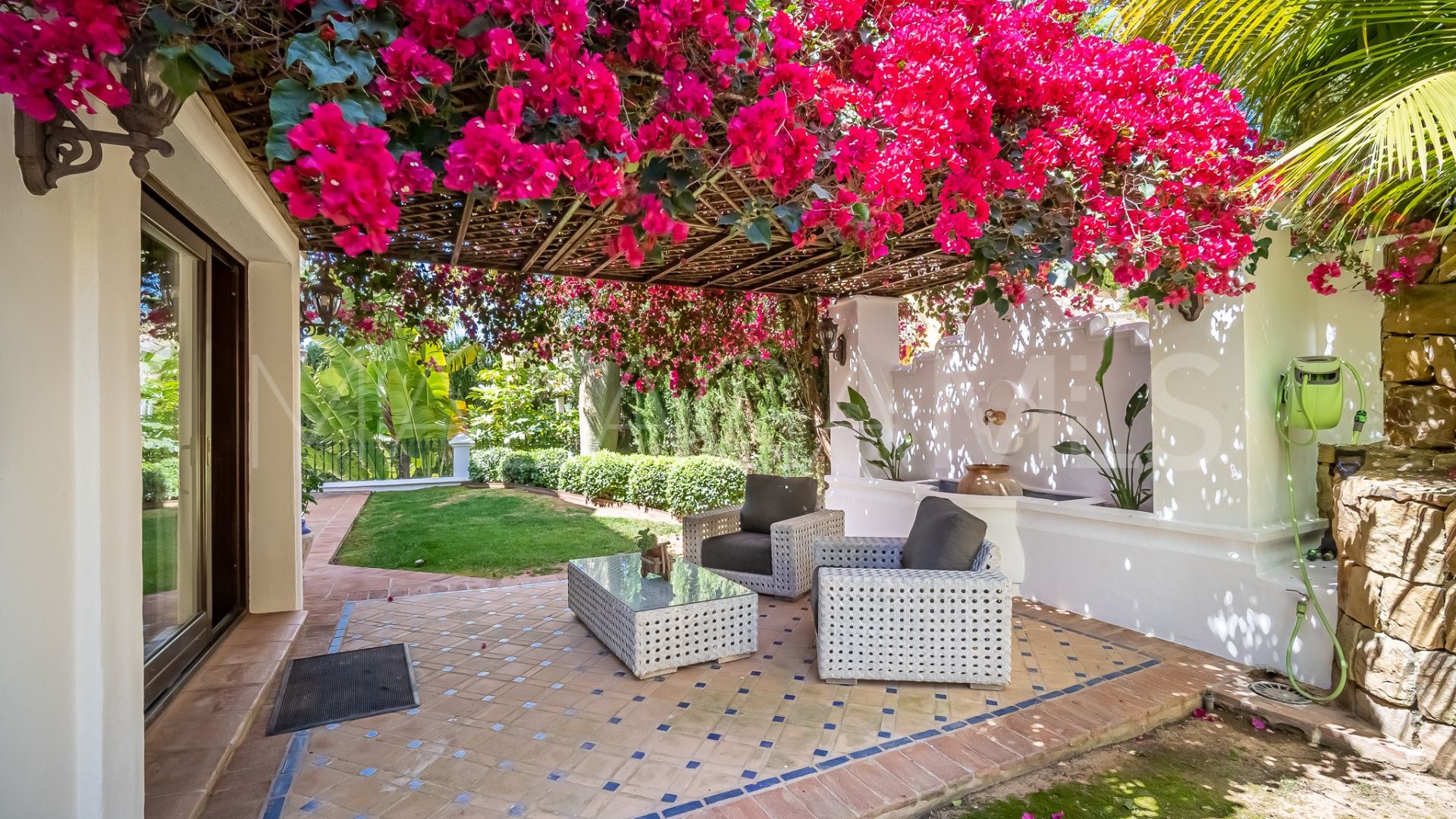 Villa for sale in Bahia de Marbella