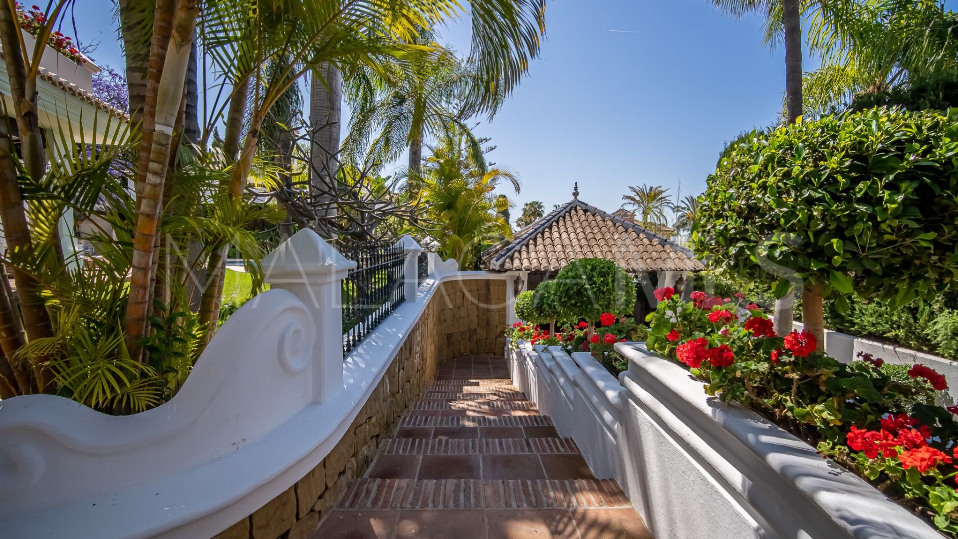 Villa for sale in Bahia de Marbella