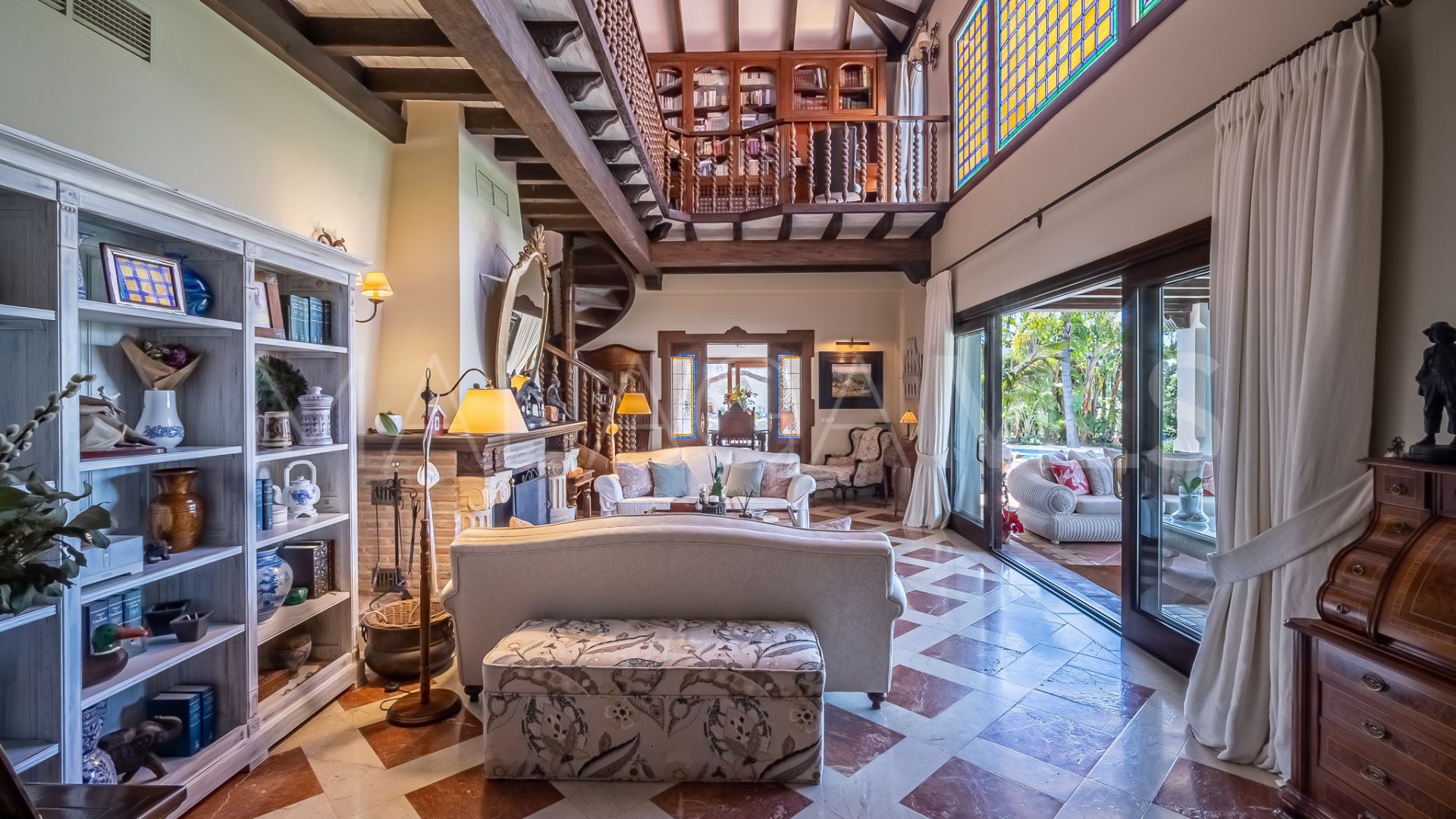 Villa for sale in Bahia de Marbella