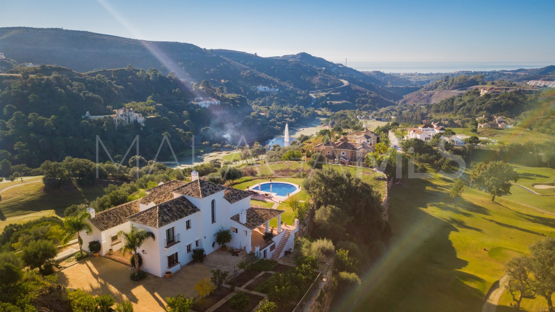 Villa de 5 bedrooms for sale in Marbella Club Golf Resort