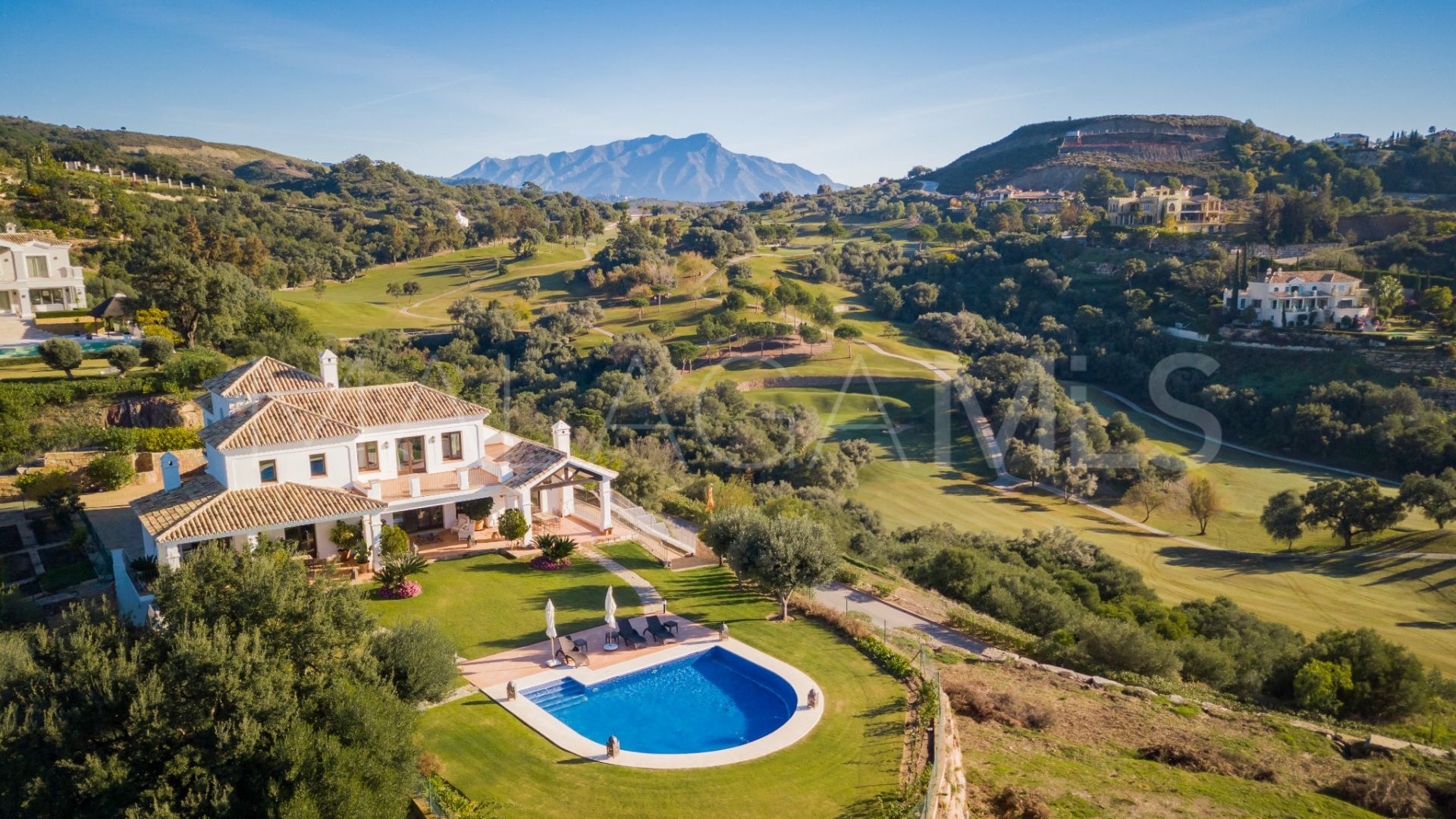 Villa de 5 bedrooms for sale in Marbella Club Golf Resort