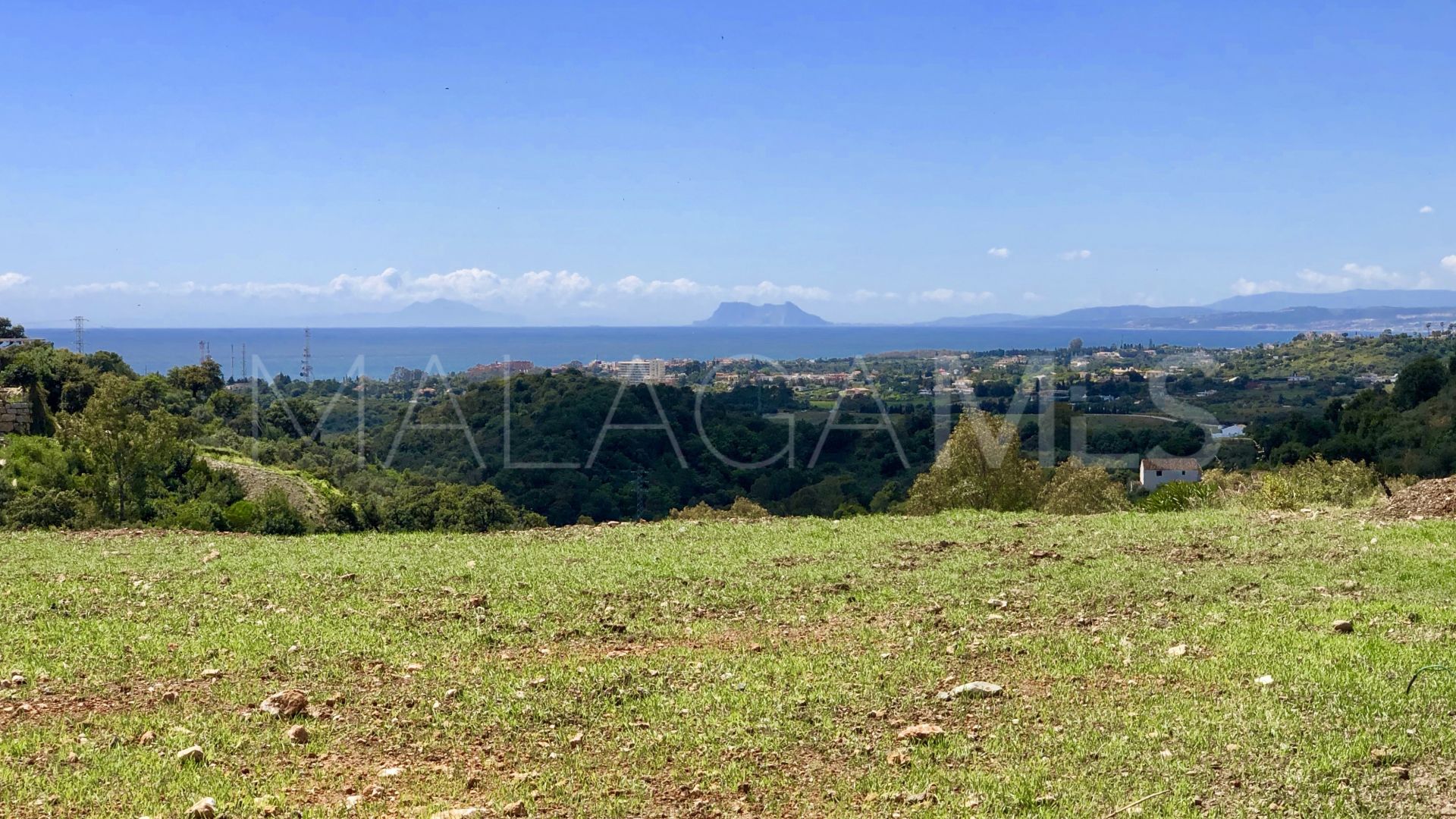 Plot for sale in Selwo