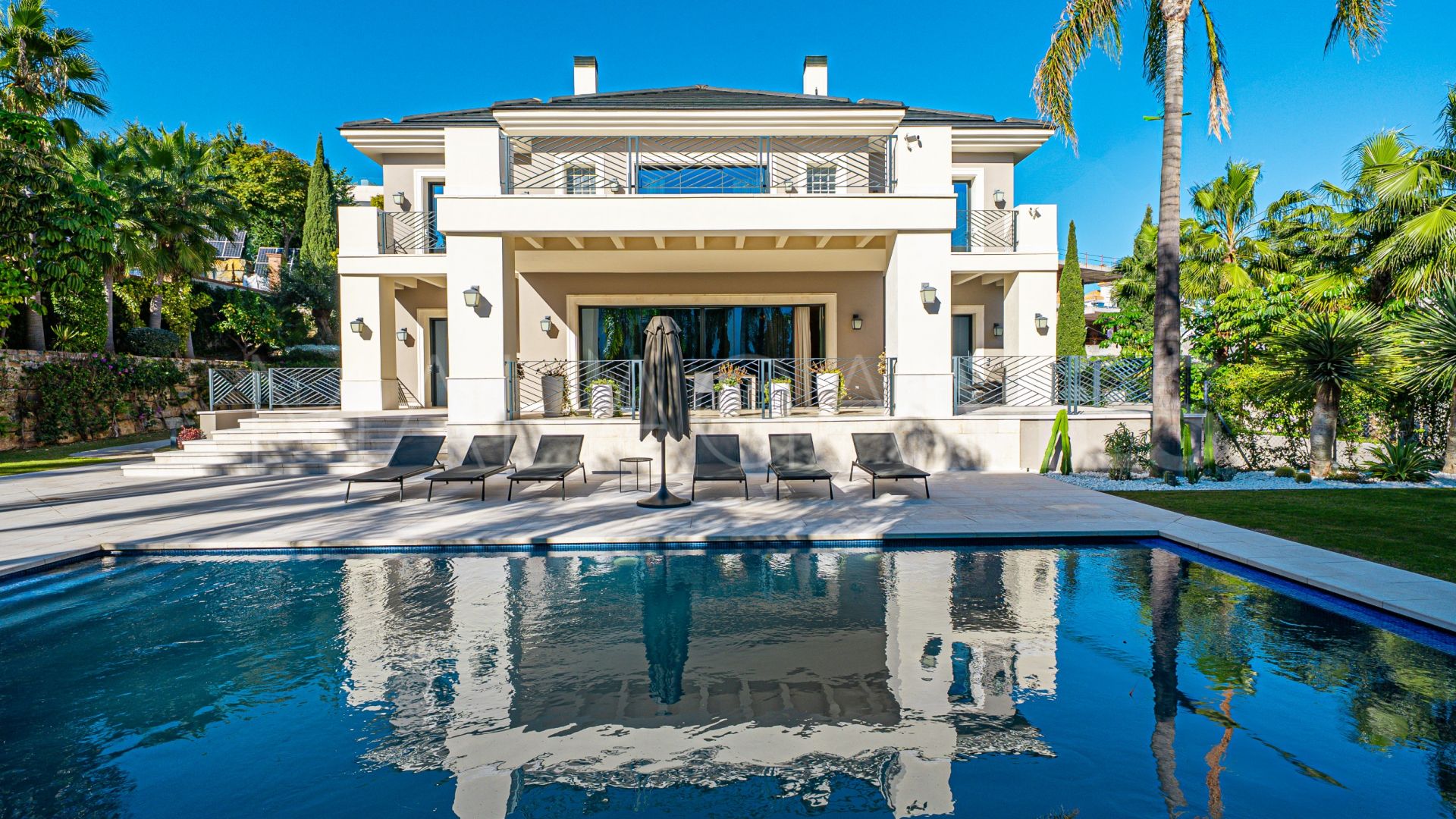 Villa for sale in Los Flamingos Golf