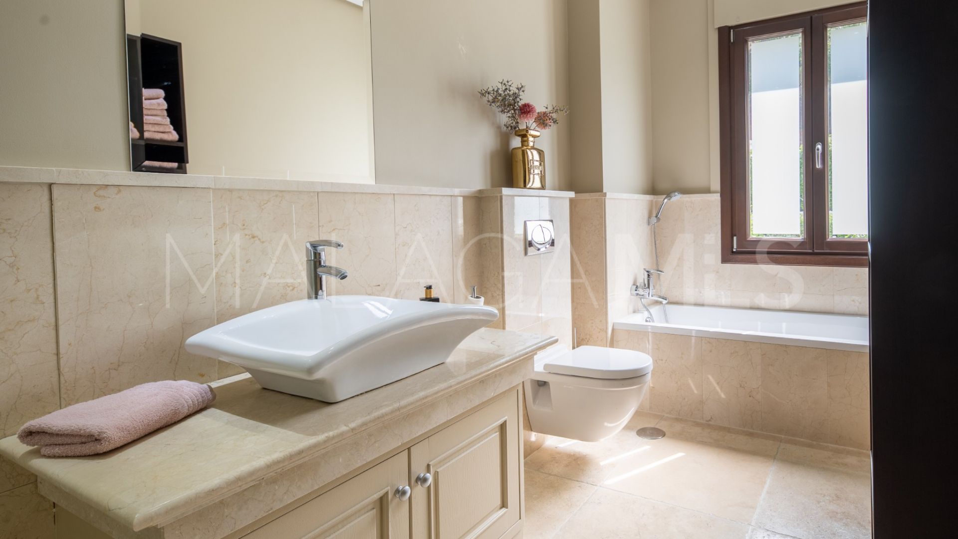 Villa for sale in El Herrojo