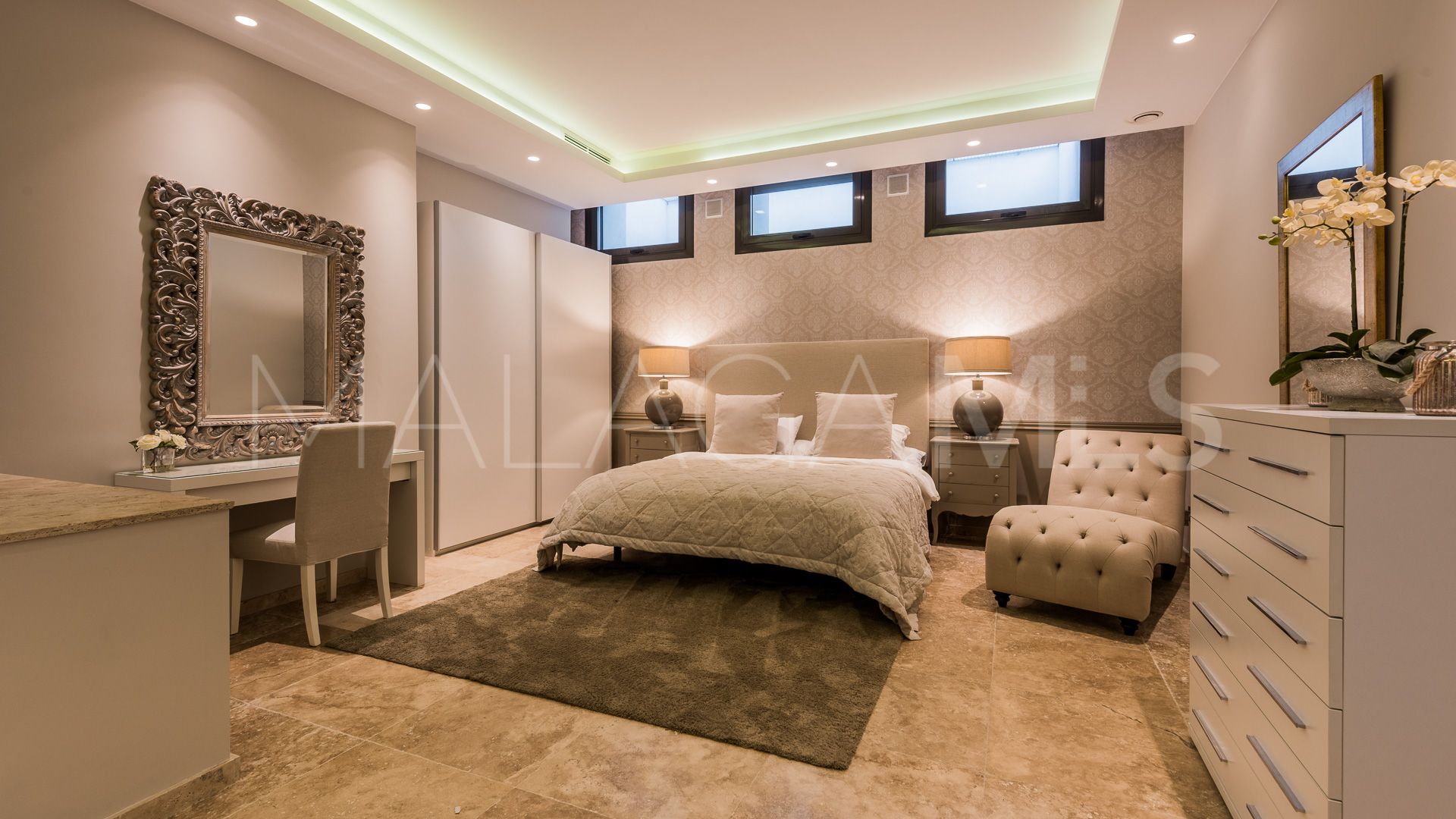 Villa with 5 bedrooms for sale in Nueva Andalucia