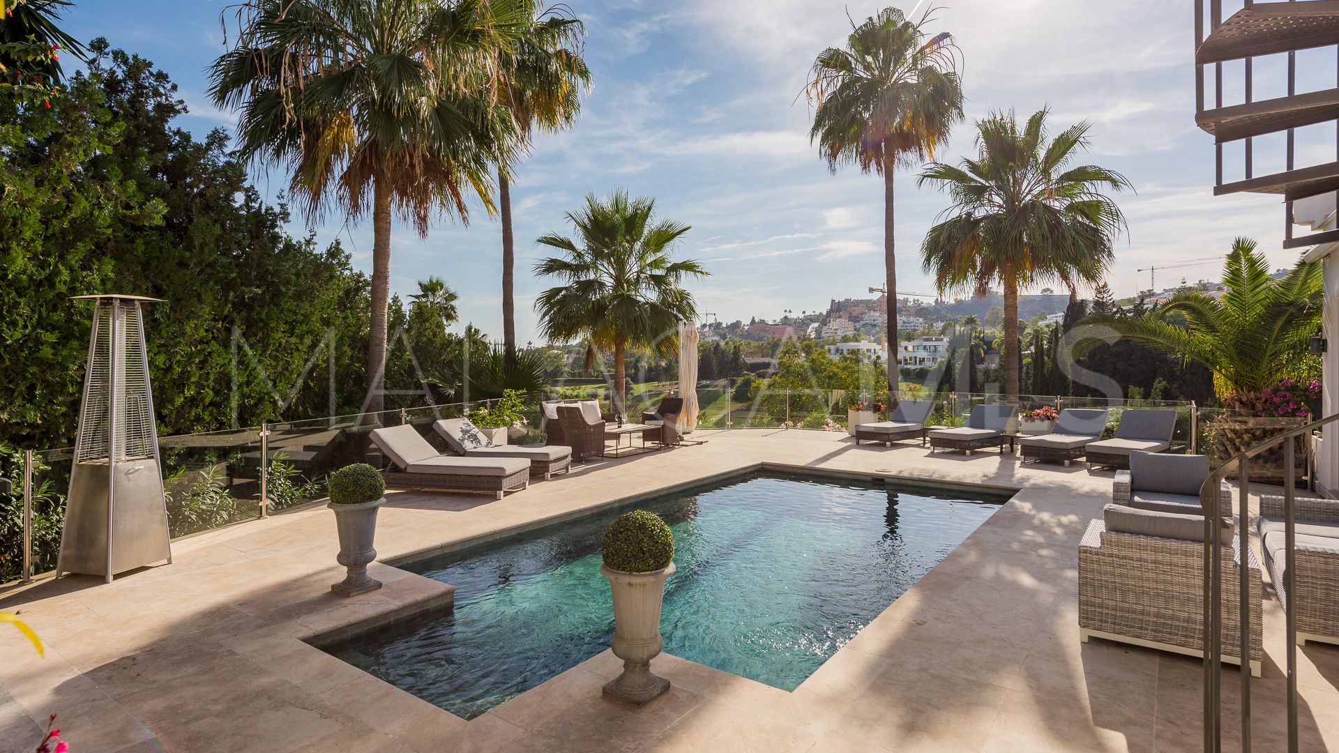 Villa with 5 bedrooms for sale in Nueva Andalucia
