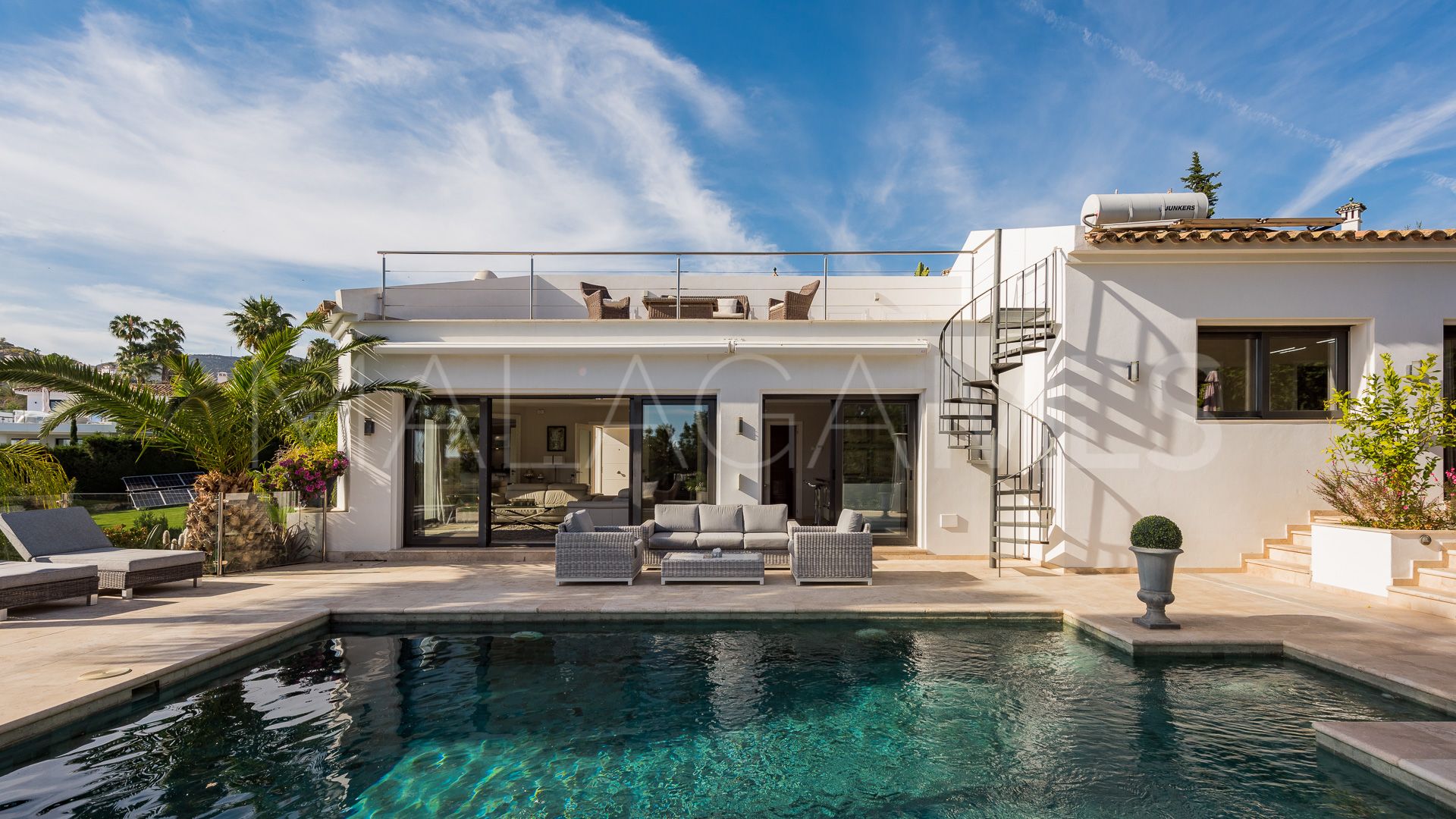Villa with 5 bedrooms for sale in Nueva Andalucia