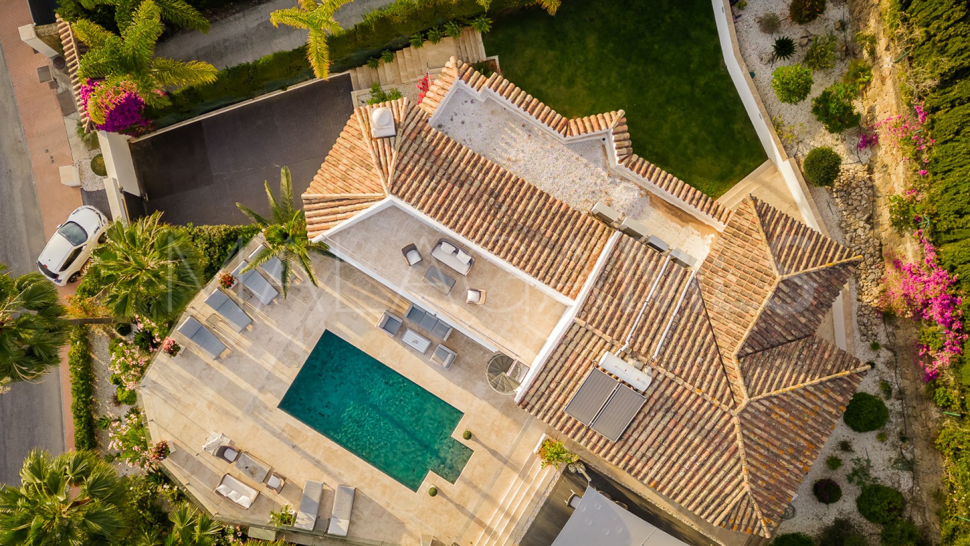 Villa with 5 bedrooms for sale in Nueva Andalucia