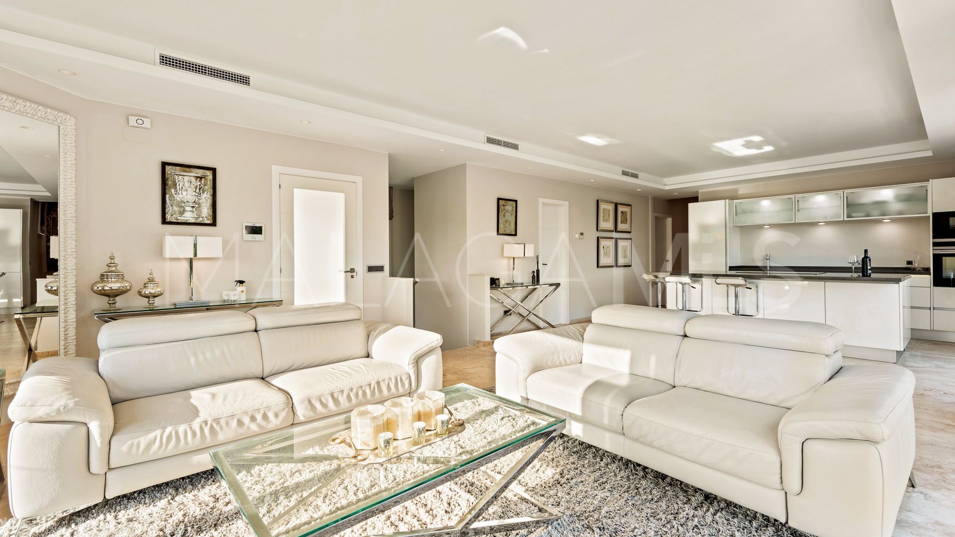 Villa with 5 bedrooms for sale in Nueva Andalucia
