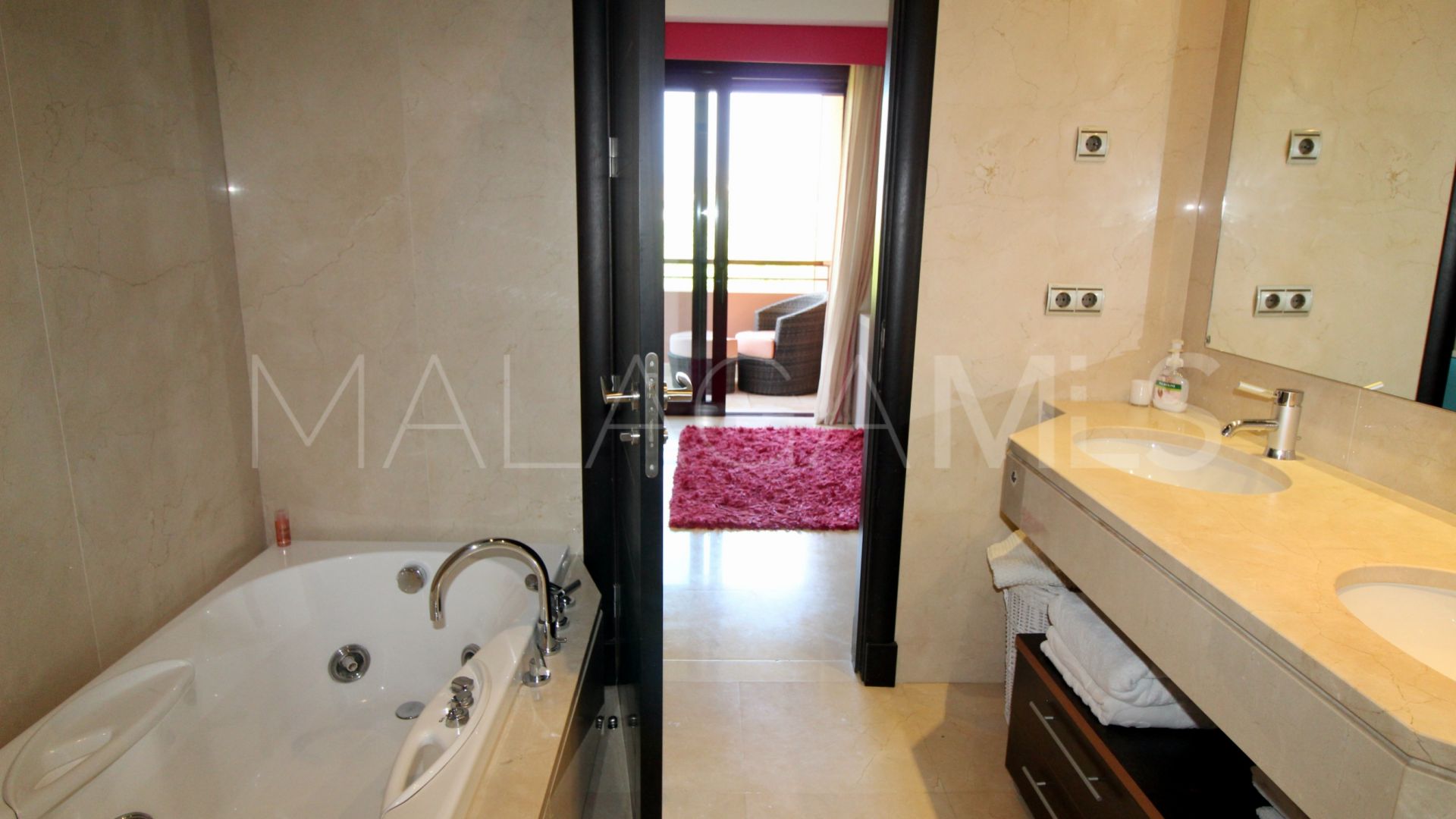 Se vende atico duplex in Malibu