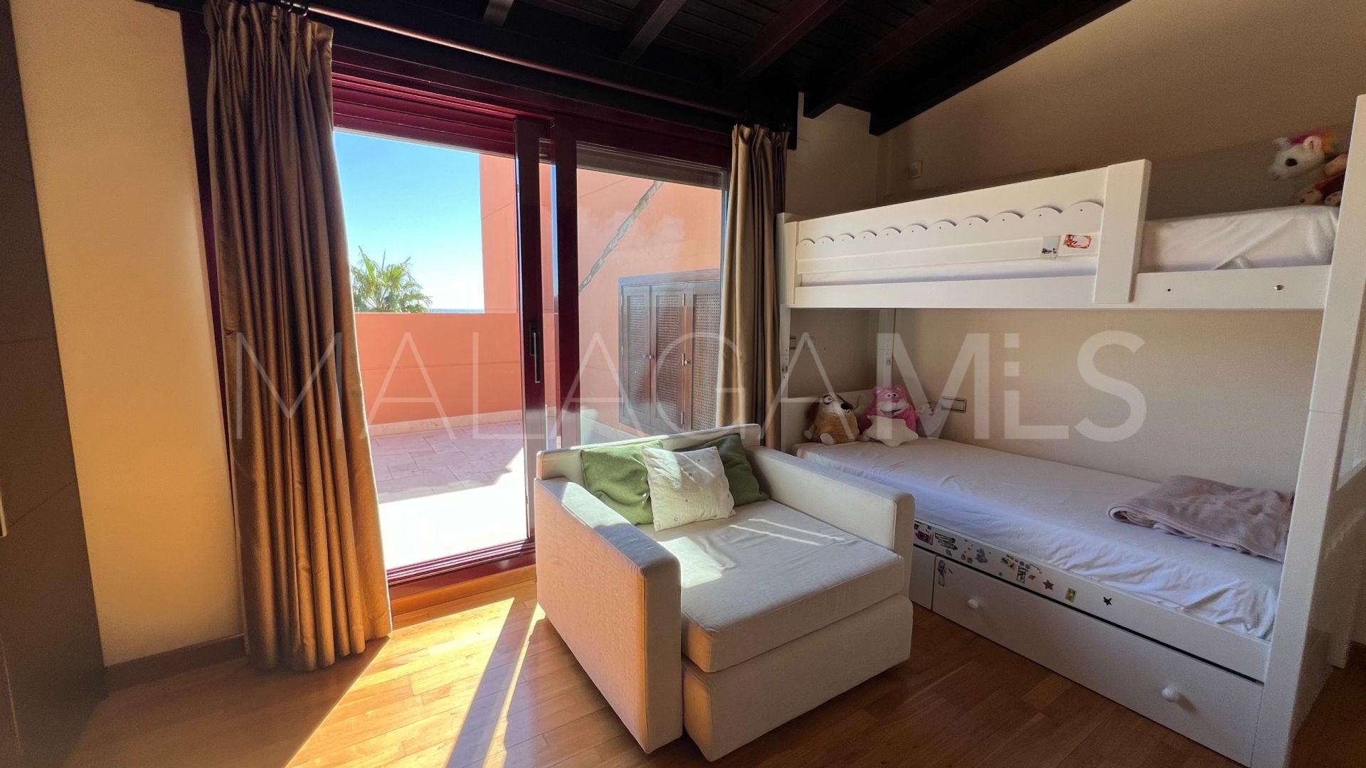 Se vende atico duplex in Malibu