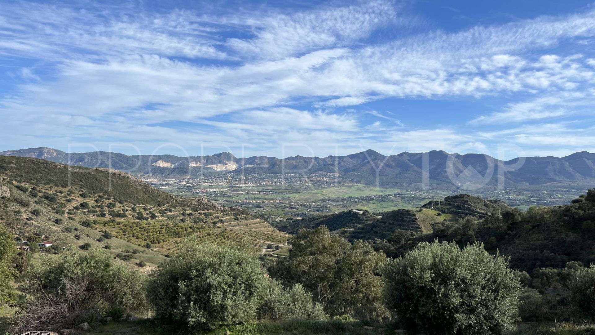 Finca de 2 dormitorios en venta en Cartama