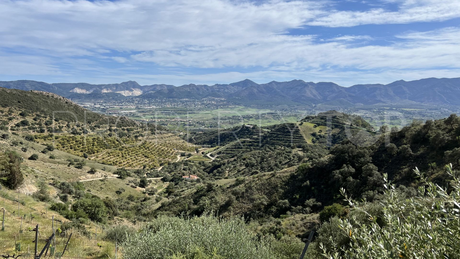 Finca de 2 dormitorios en venta en Cartama