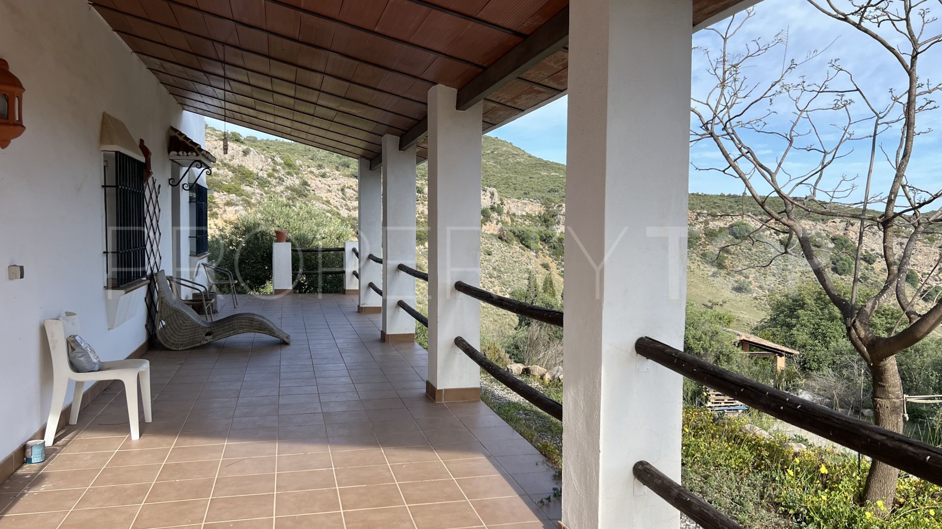 Finca de 2 dormitorios en venta en Cartama